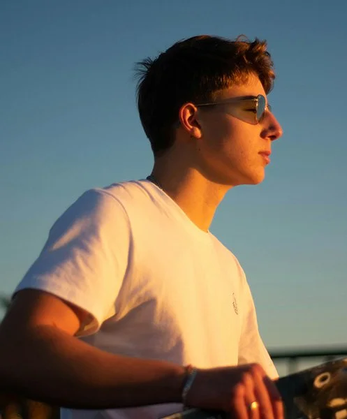 teen+counseling-near+me-Colorado, image of a young teen boy with sun glasses on