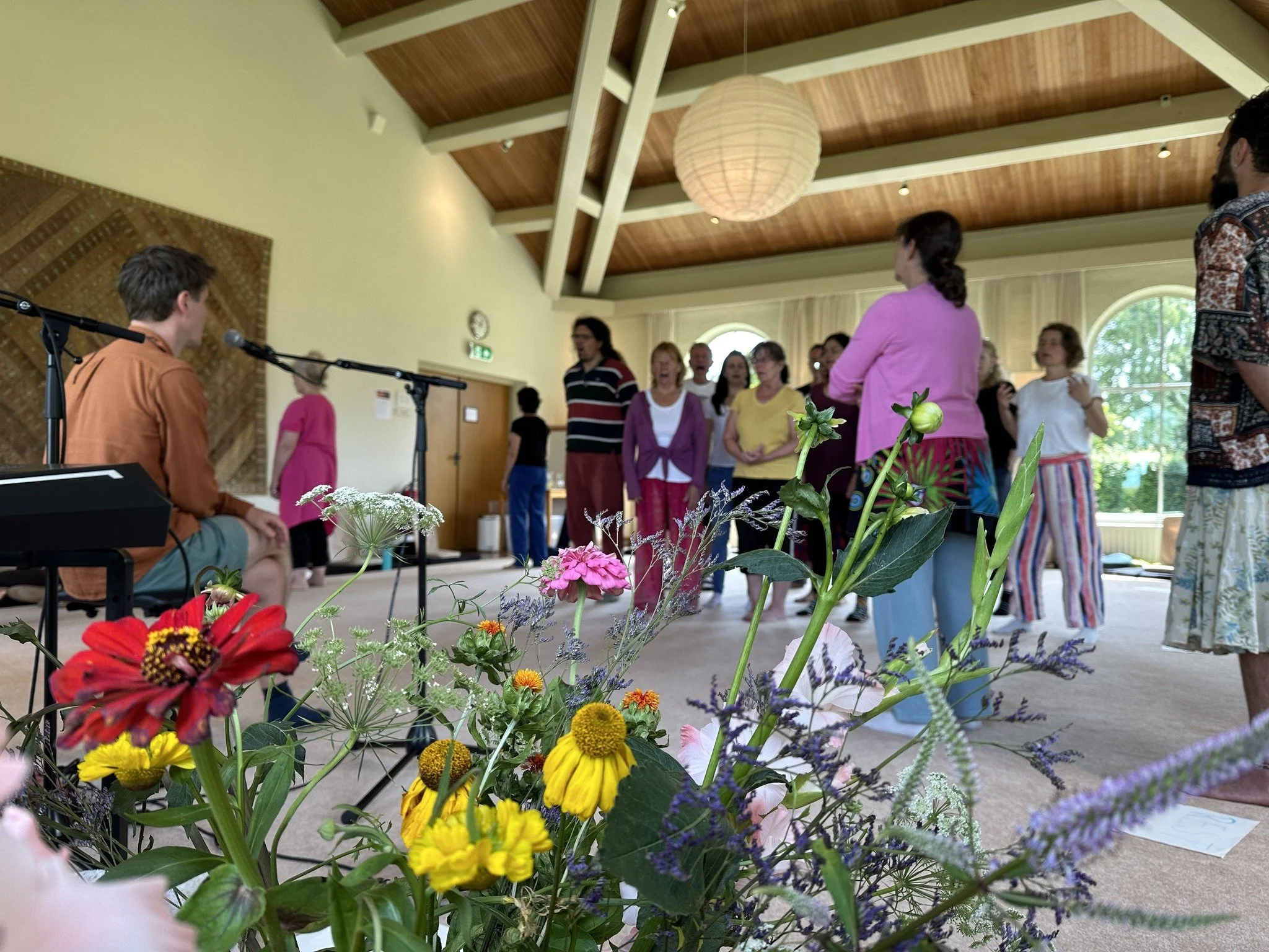 ๐ฃ We've just published details for our next Vocal Sound Healing Retreat in Portugal, happening in February 2025.
This brings back memories of the retreat we held in July. With love-filled hearts, we’re sharing some pictures. Vocal sound heale