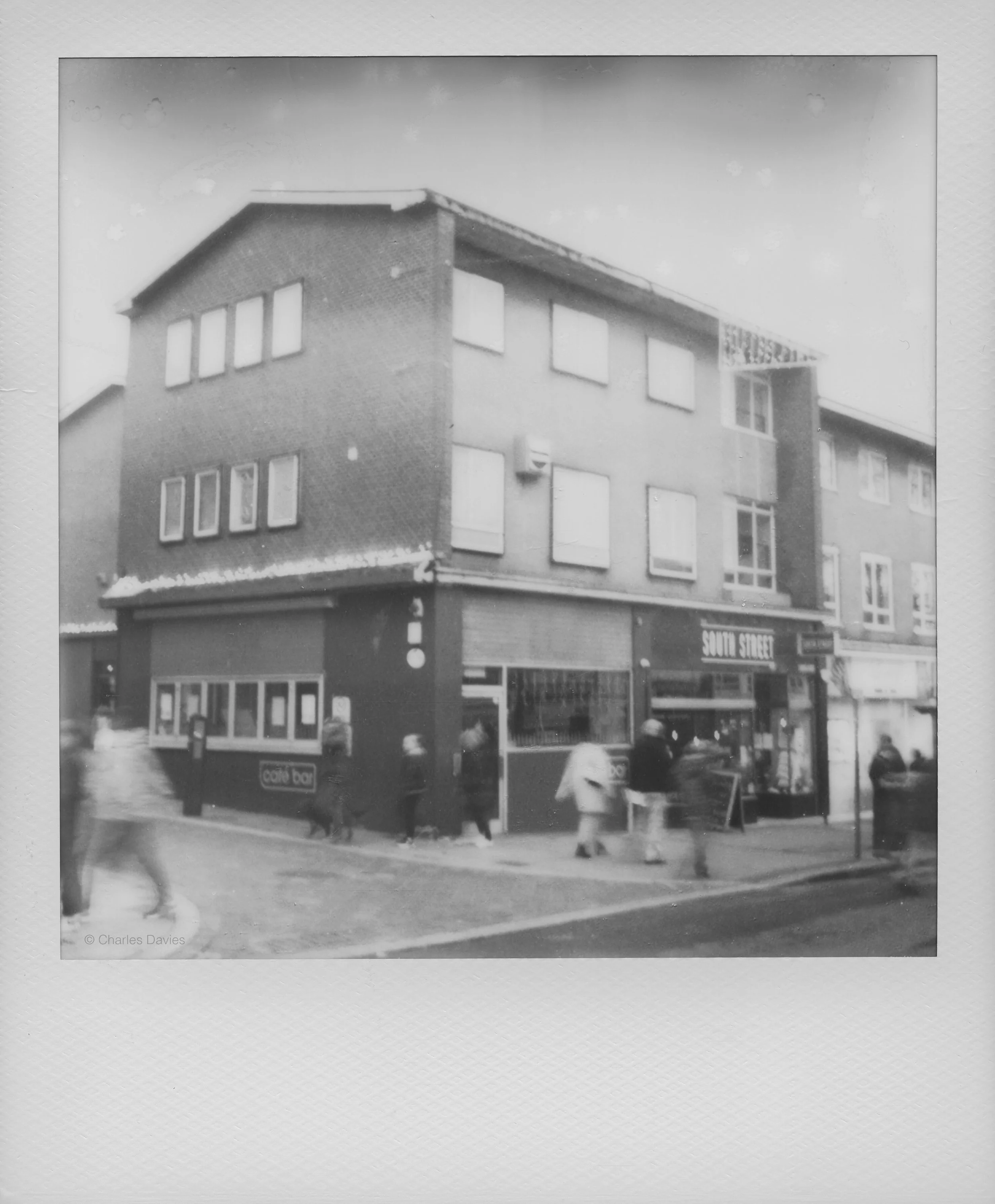 115 - 2022 - Polaroid SX-70.jpg