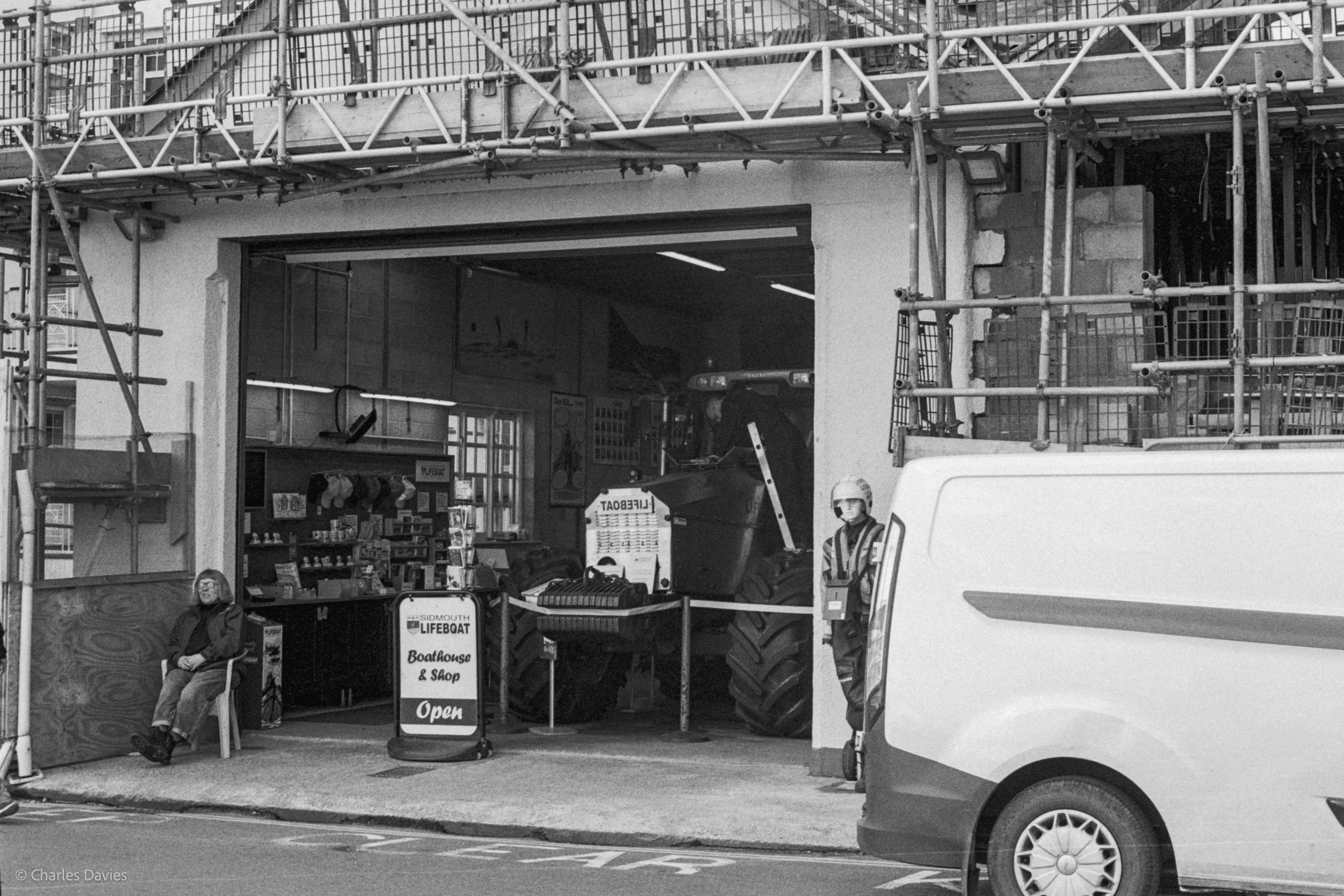 Roll 27 - 2025 - Europe - United Kingdom - Sidmouth - Ilford HP5 Plus 400 - Contax RTS - 35mm - Film - B&W 