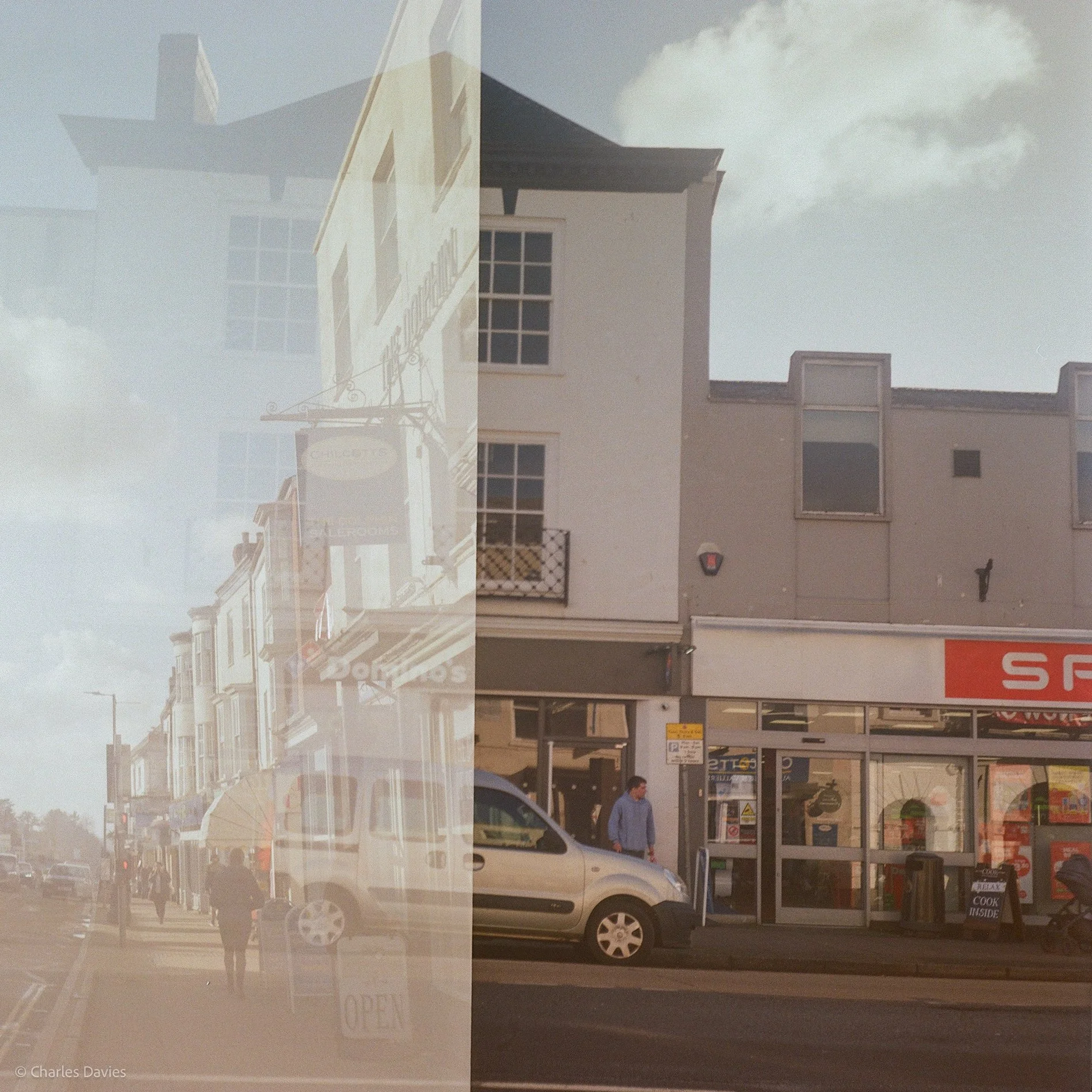 Roll 19 - 2025 - Europe - United Kingdom - Honiton - Kodak Gold 200 - Agfa Isola - 120 Medium Format - Film - Colour 