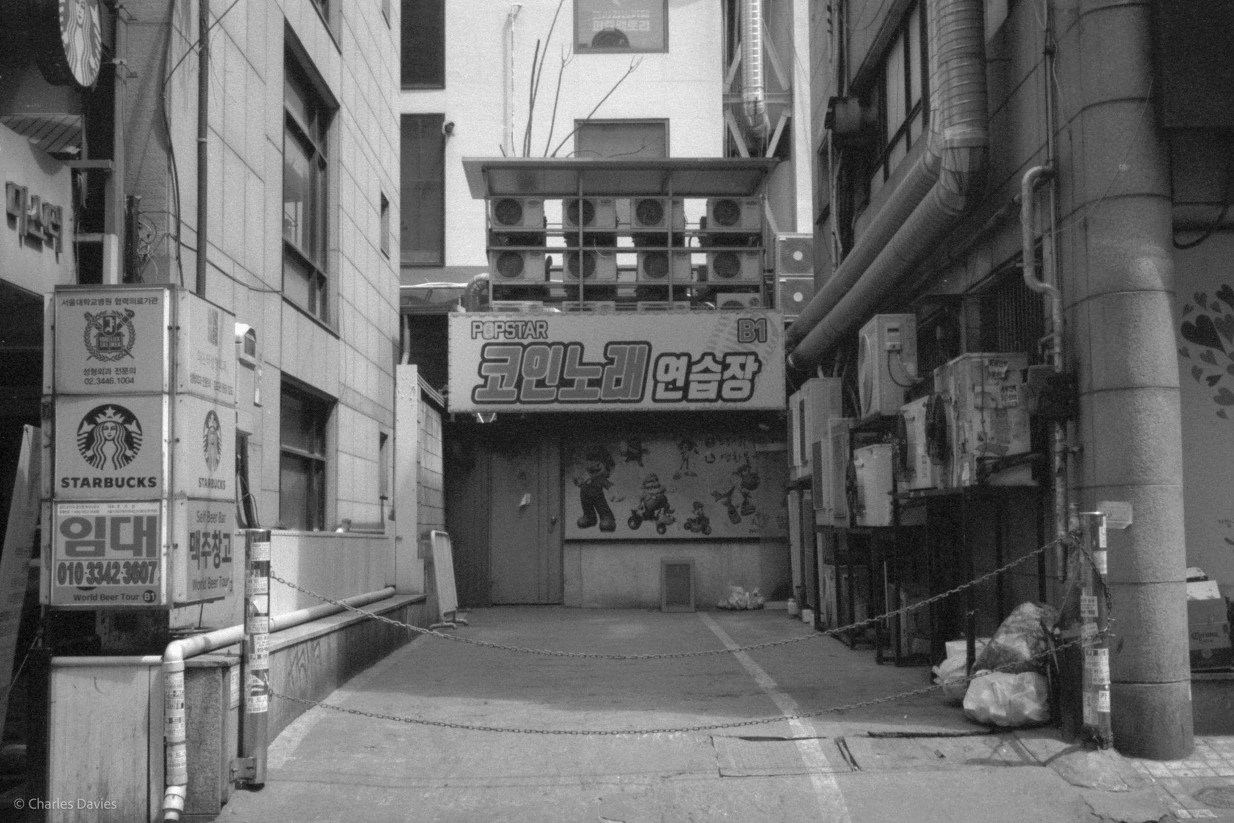 Roll 9 - 2023 - South East Asia - South Korea - Seoul - Kentmere Pan 400 - Olympus 35DC - 35mm - Film - B&W 