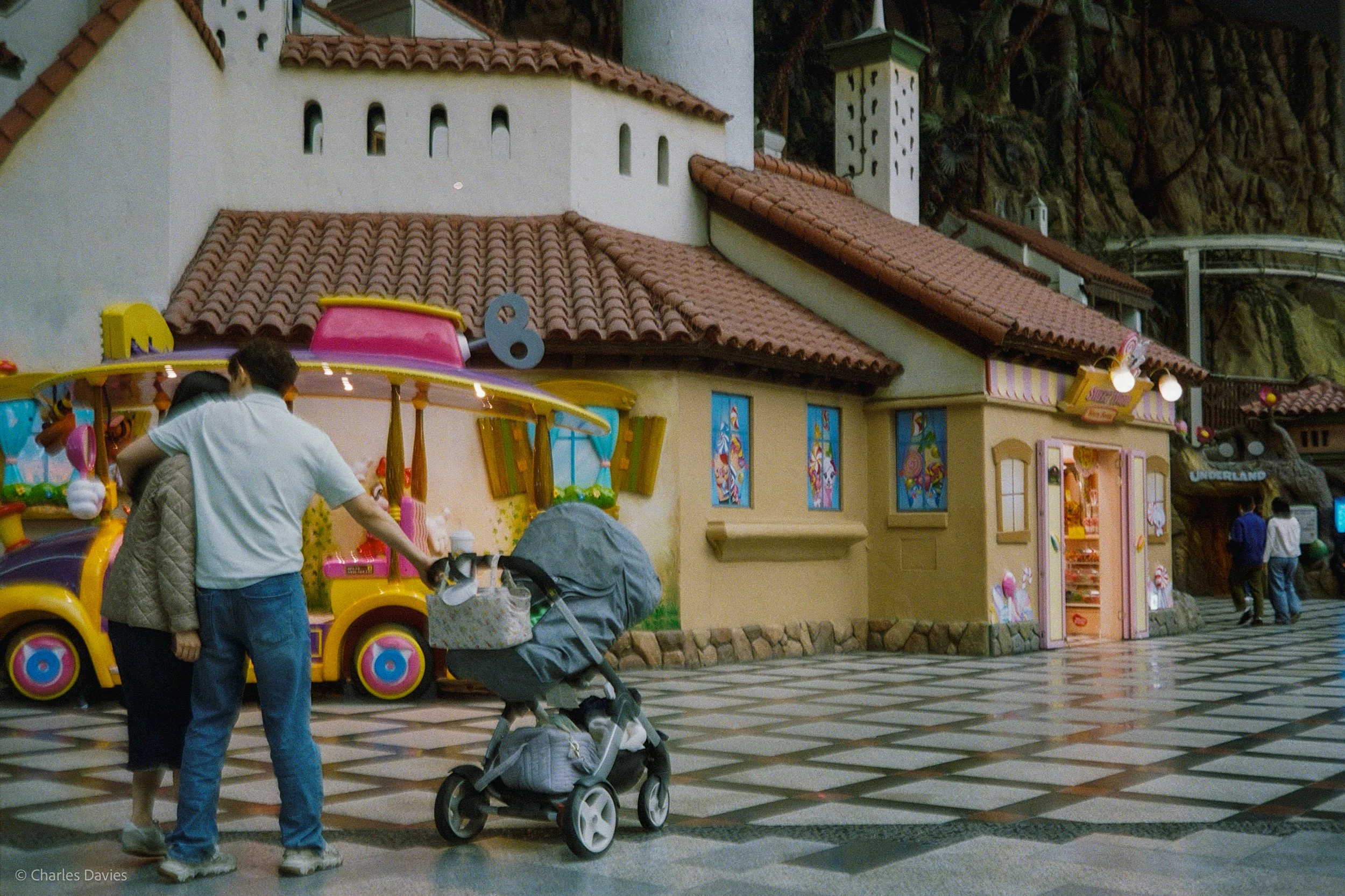 Roll 2 - 2023 - South East Asia - South Korea - Seoul - Kodak UltraMax 400 - Olympus 35DC - 35mm - Film - Colour 