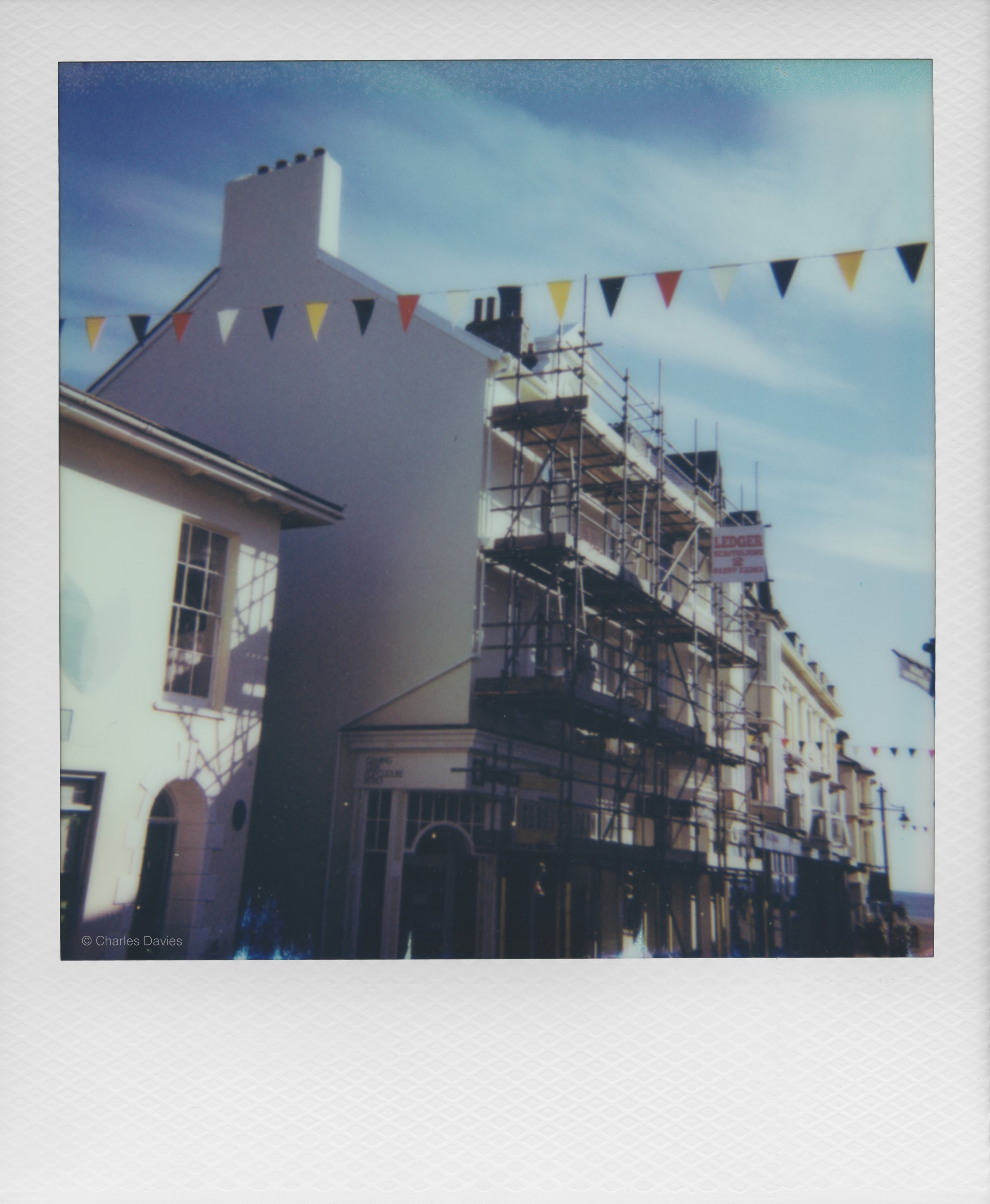 81 - 2025 - Polaroid Autofocus 660.jpg