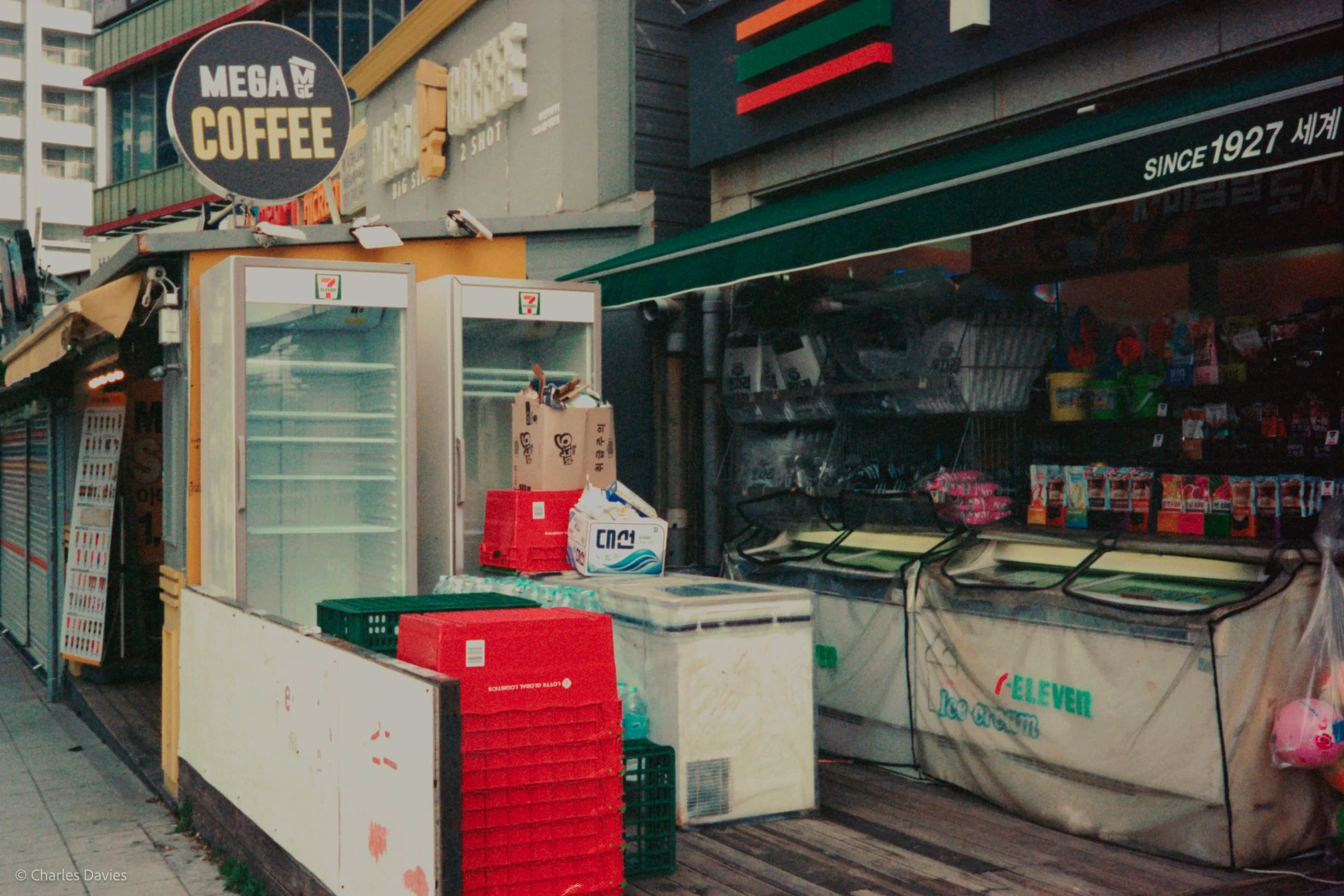 Roll 5 - 2023 - South East Asia - South Korea - Busan - Kodak Portra 400 - Olympus 35DC - 35mm - Film - Colour 