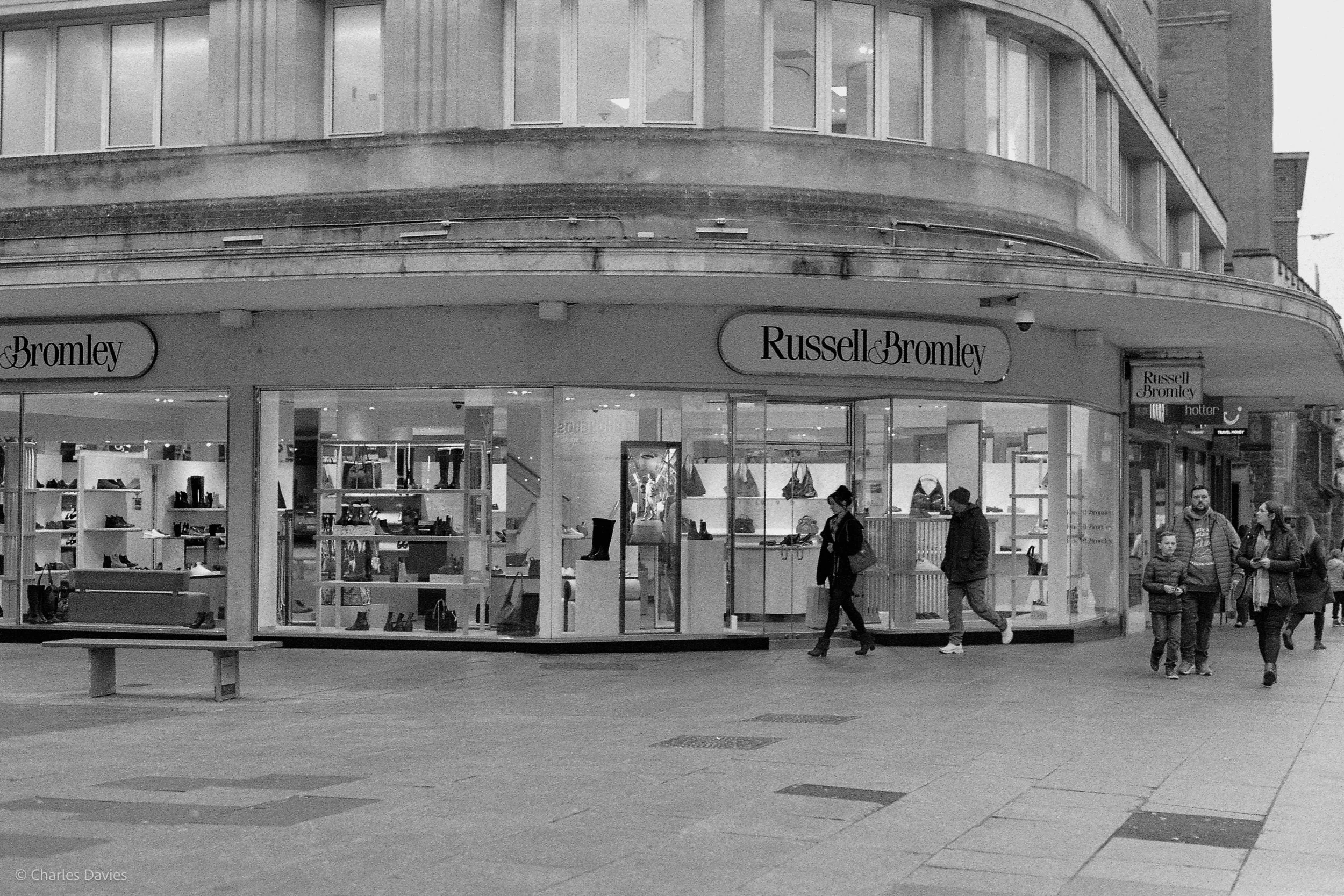 Roll 21 - 2025 - Europe - United Kingdom - Exeter - Ilford HP5 Plus 400 - Minolta X-300 - 35mm - Film - B&W 