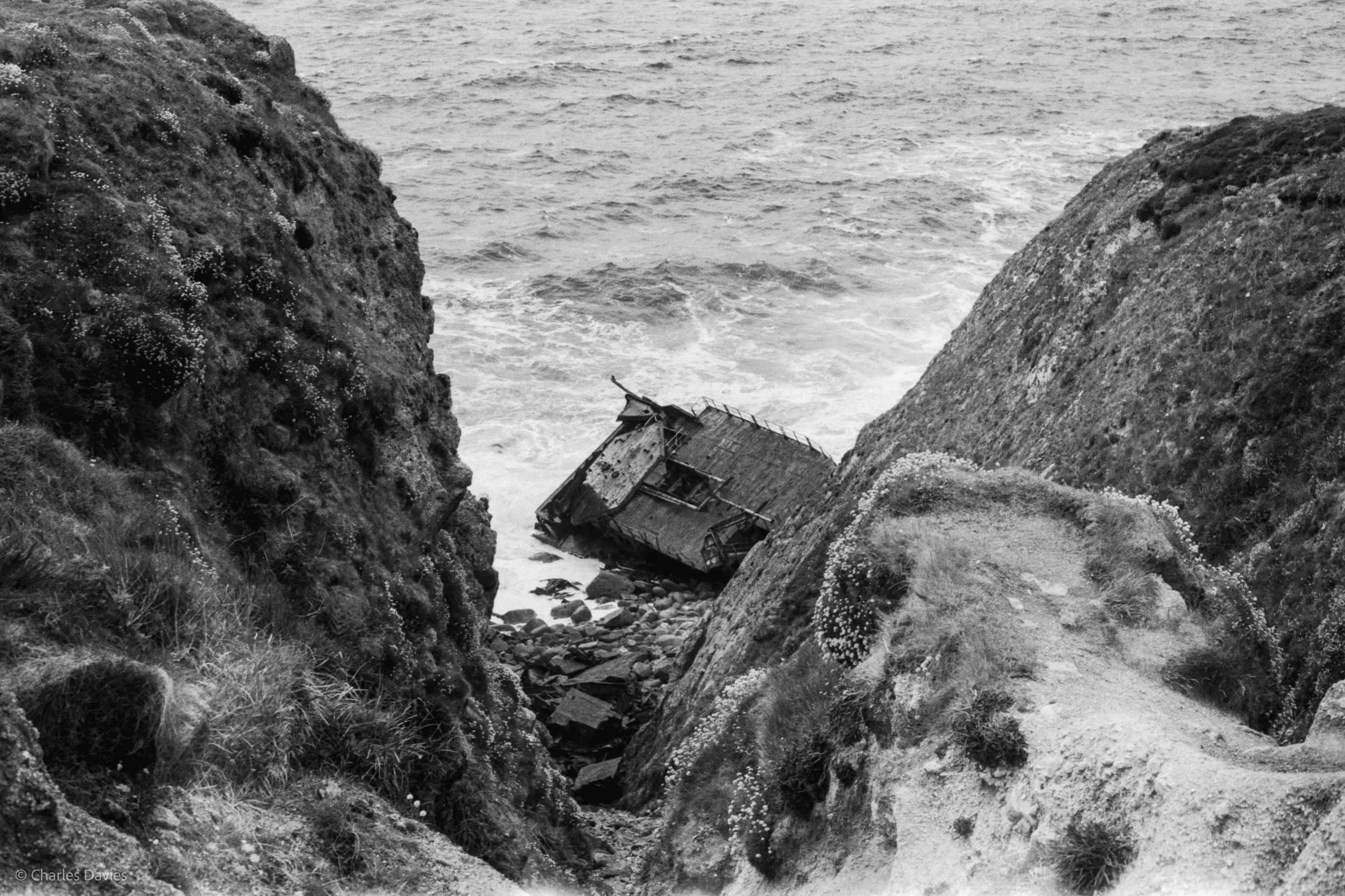 Roll 35 - 2025 - Europe - United Kingdom - Land's End - Fomapan 200 - Contax RTS - 35mm - Film - B&W