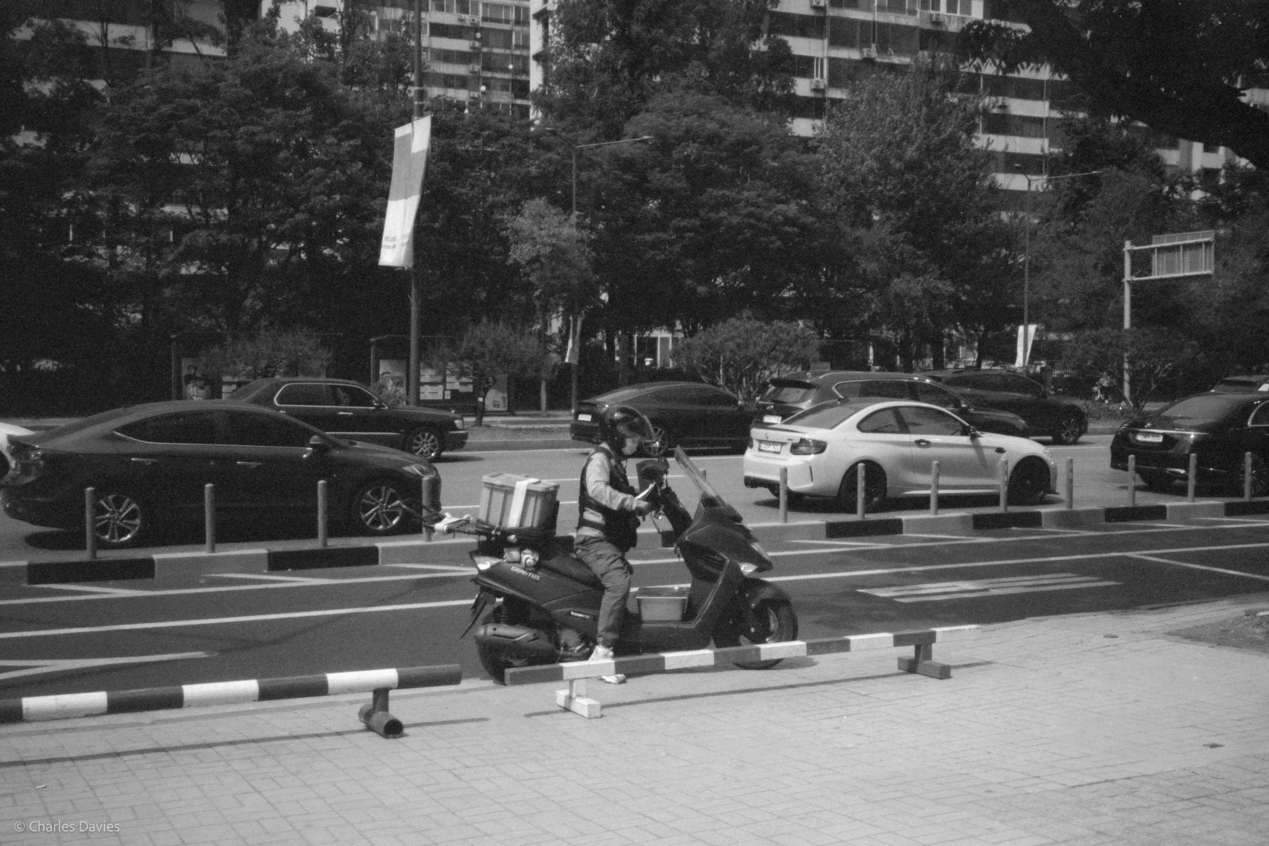 Roll 9 - 2023 - South East Asia - South Korea - Seoul - Kentmere Pan 400 - Olympus 35DC - 35mm - Film - B&W 