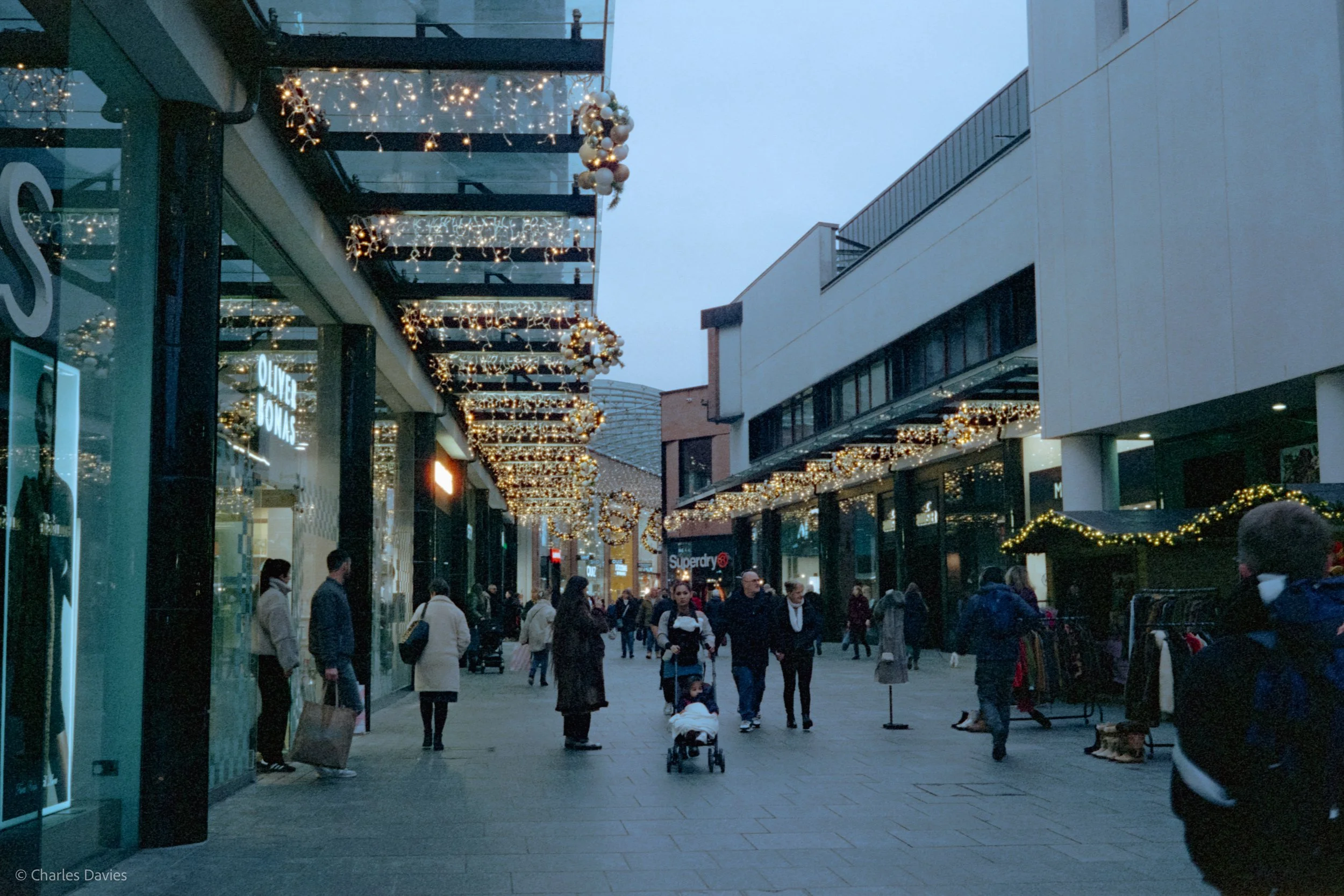 Roll 16 - 2024 - Europe - United Kingdom - Exeter - Cinestill 800T - Olympus 35DC - 35mm - Film - Colour - Night time 