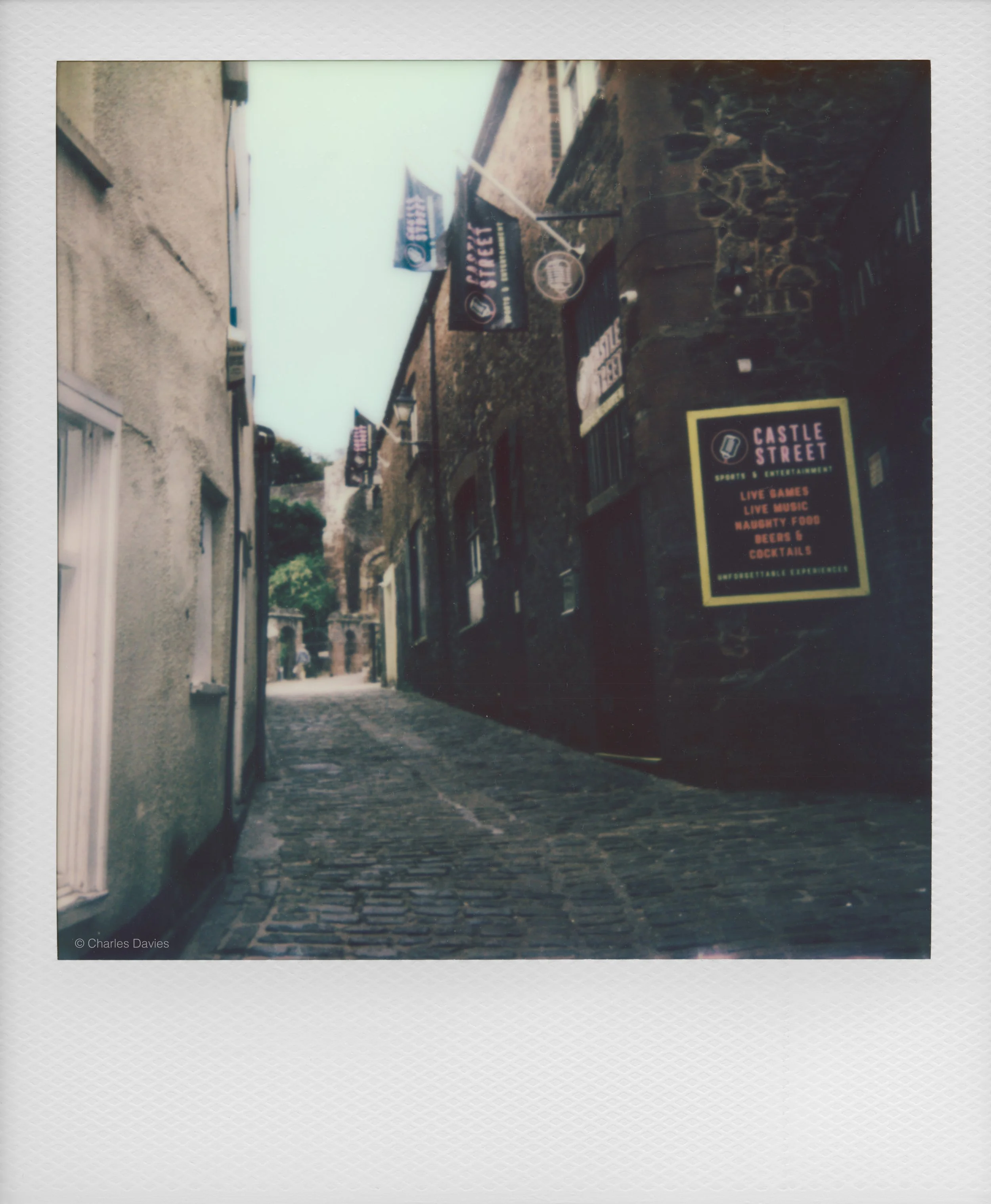 25 - 2022 - Polaroid Now.jpg