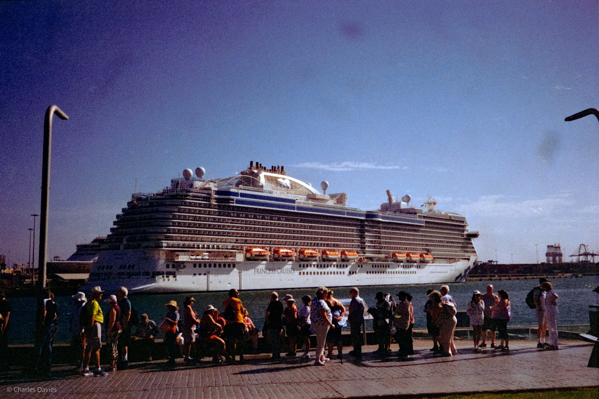 Roll 15 - 2024 - Europe - Spain - Las Palmas de Gran Canaria - Kodak Gold 200 - Olympus 35DC - 35mm - Film - Colour 