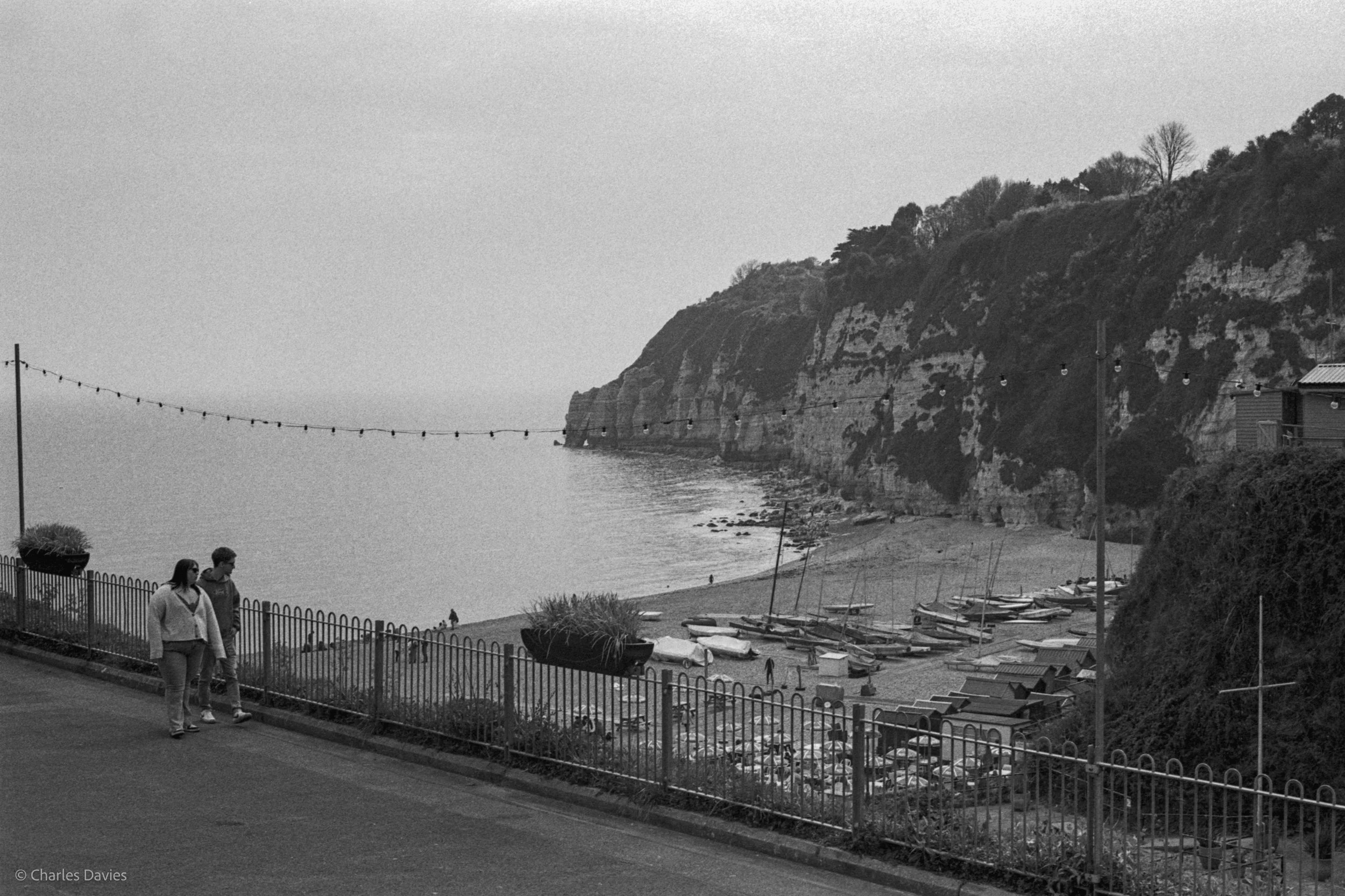 Roll 27 - 2025 - Europe - United Kingdom - Beer - Ilford HP5 Plus 400 - Contax RTS - 35mm - Film - B&W 
