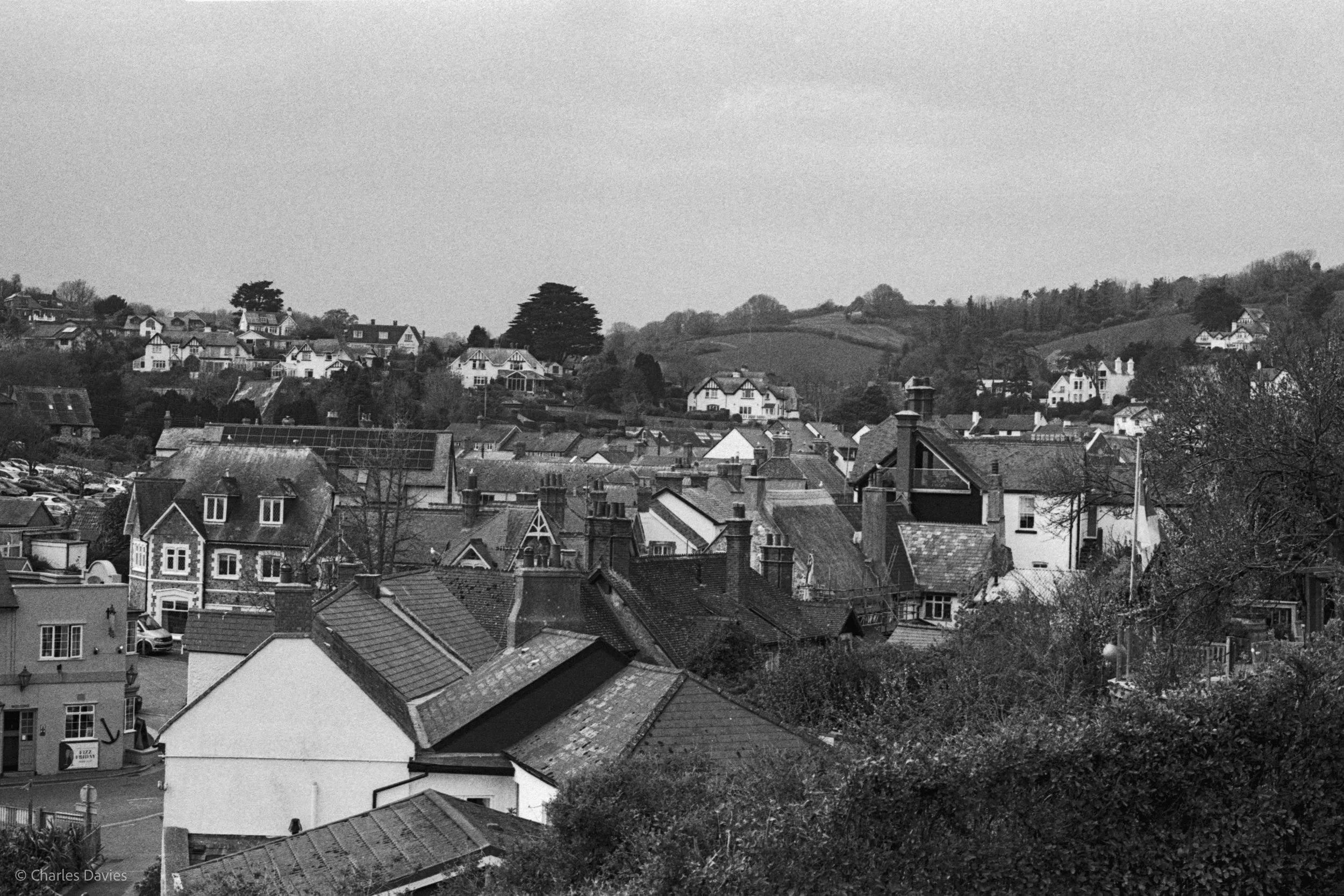 Roll 27 - 2025 - Europe - United Kingdom - Beer - Ilford HP5 Plus 400 - Contax RTS - 35mm - Film - B&W 