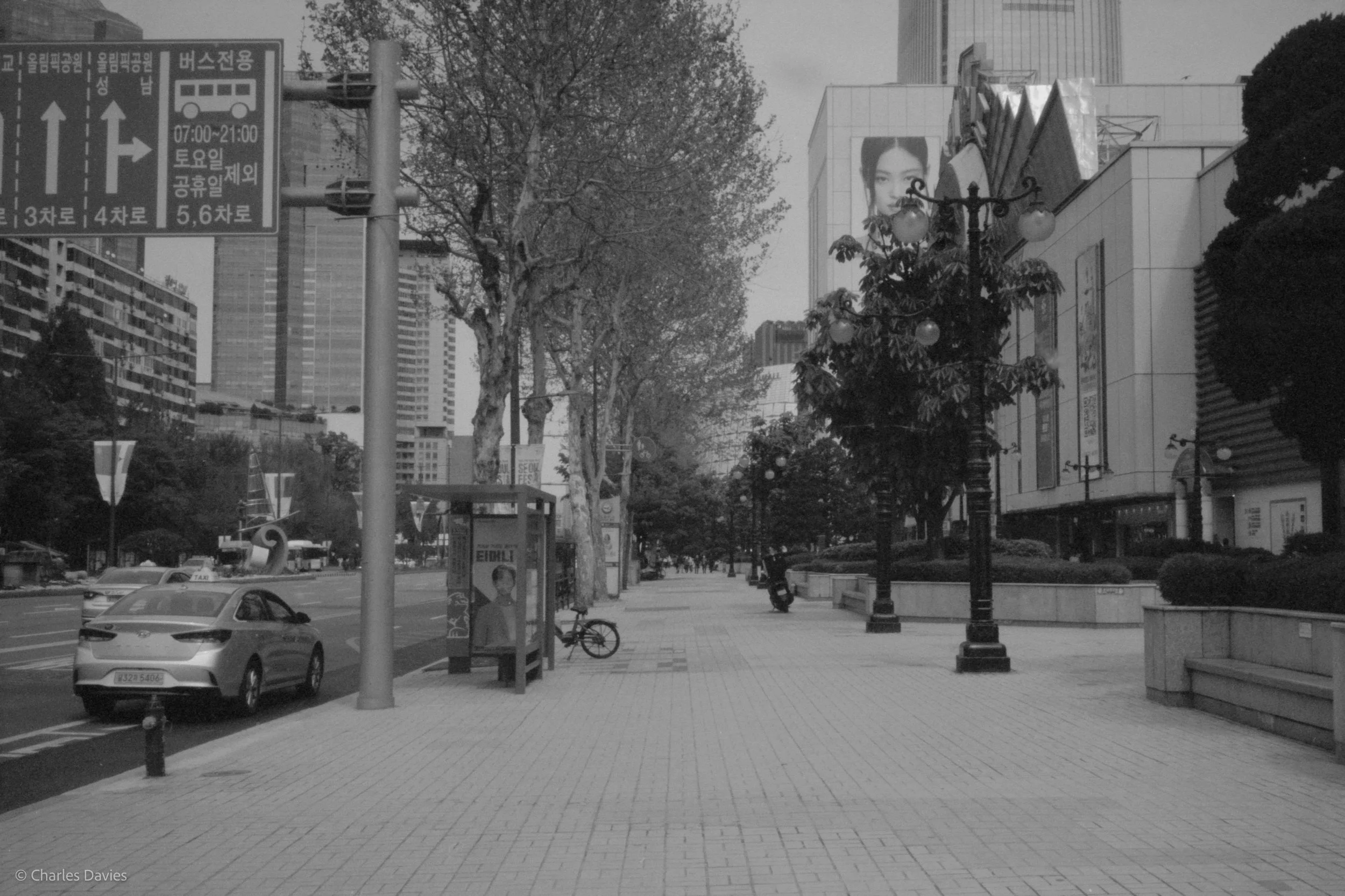 Roll 9 - 2023 - South East Asia - South Korea - Seoul - Kentmere Pan 400 - Olympus 35DC - 35mm - Film - B&W 