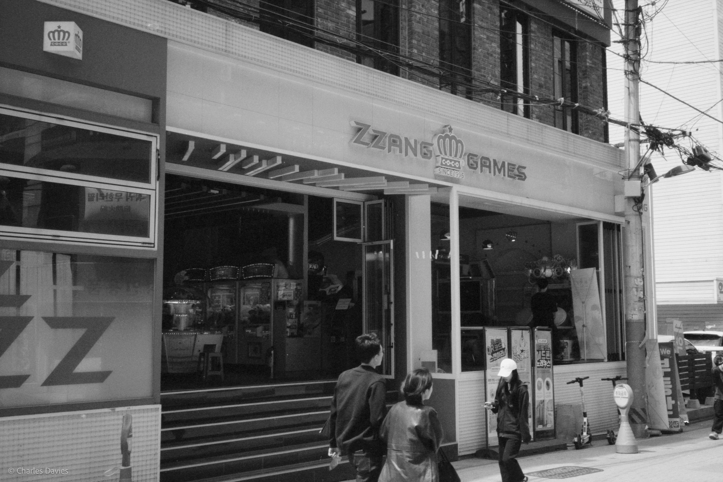 Roll 9 - 2023 - South East Asia - South Korea - Seoul - Kentmere Pan 400 - Olympus 35DC - 35mm - Film - B&W 