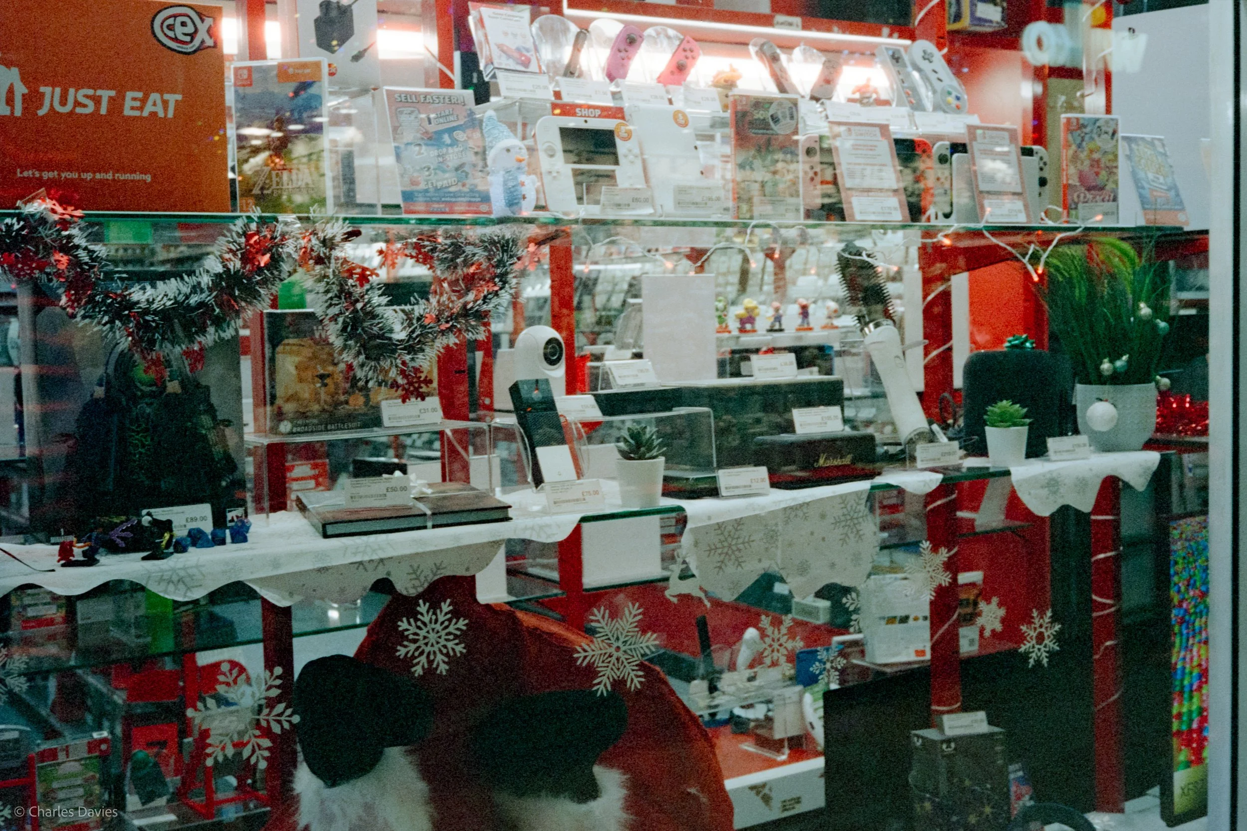 Roll 16 - 2024 - Europe - United Kingdom - Exeter - Cinestill 800T - Olympus 35DC - 35mm - Film - Colour - Night time 