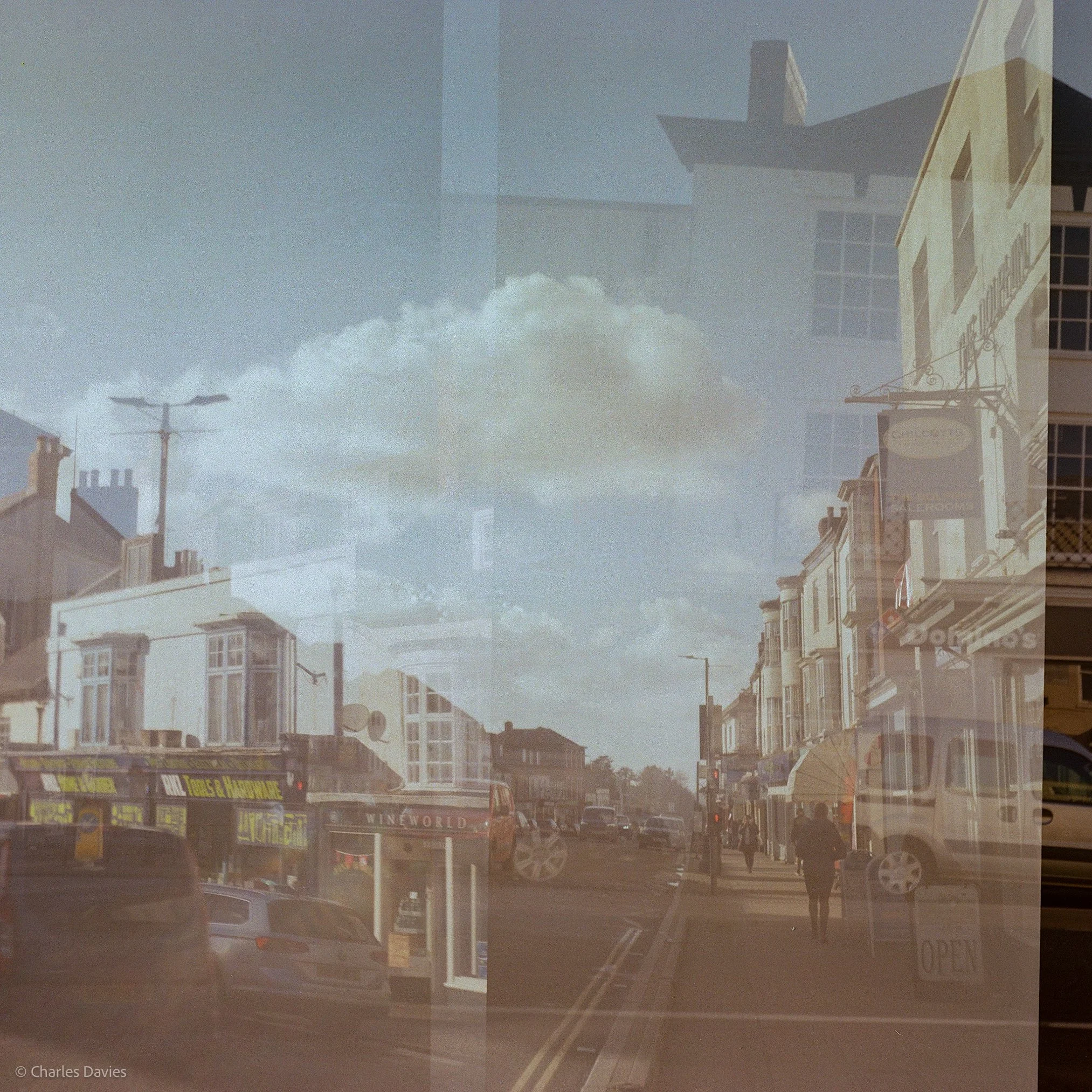 Roll 19 - 2025 - Europe - United Kingdom - Honiton - Kodak Gold 200 - Agfa Isola - 120 Medium Format - Film - Colour 