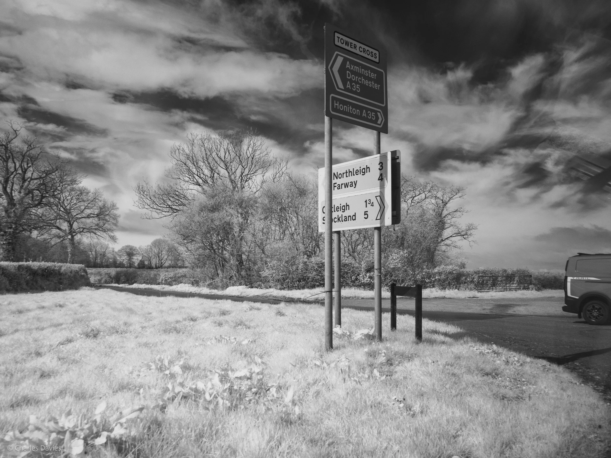 Manual - ISO 400 + F/8 + 1/125th - Offwell  