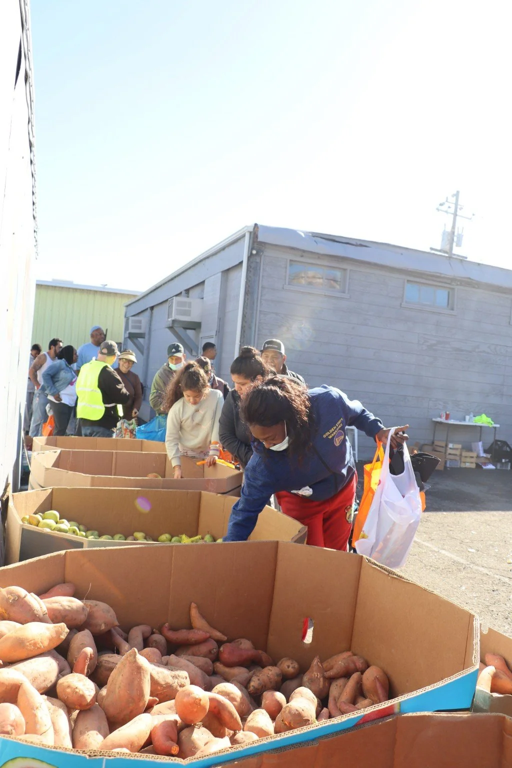 Volunteers supporting local families