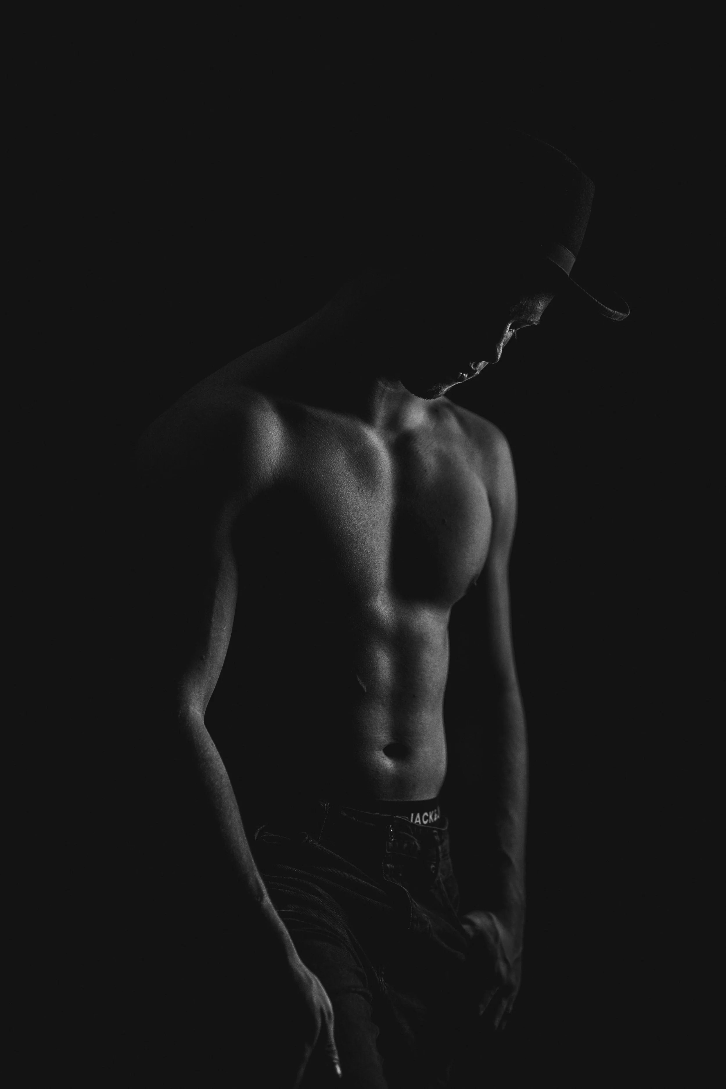 Shirtless male 8.jpg