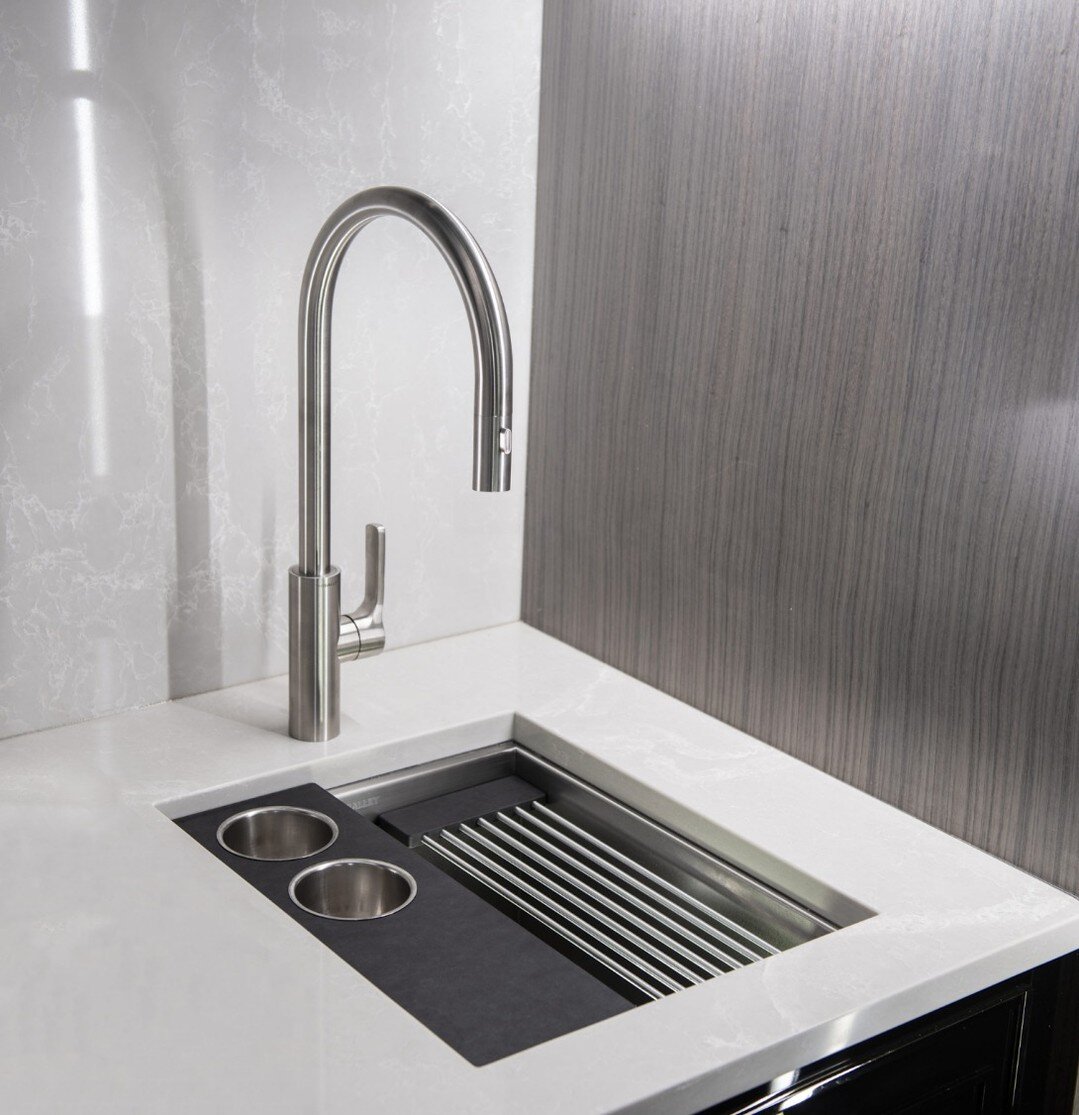 Discover the functional beauty of @thegalleybrands Ideal BarStation 18, complemented by Graphite Wood accessories and accented with a Ideal BarTap in Polished Stainless Steel.

Naples Fl design, SWFL design, european design, european furnishings 
 #S