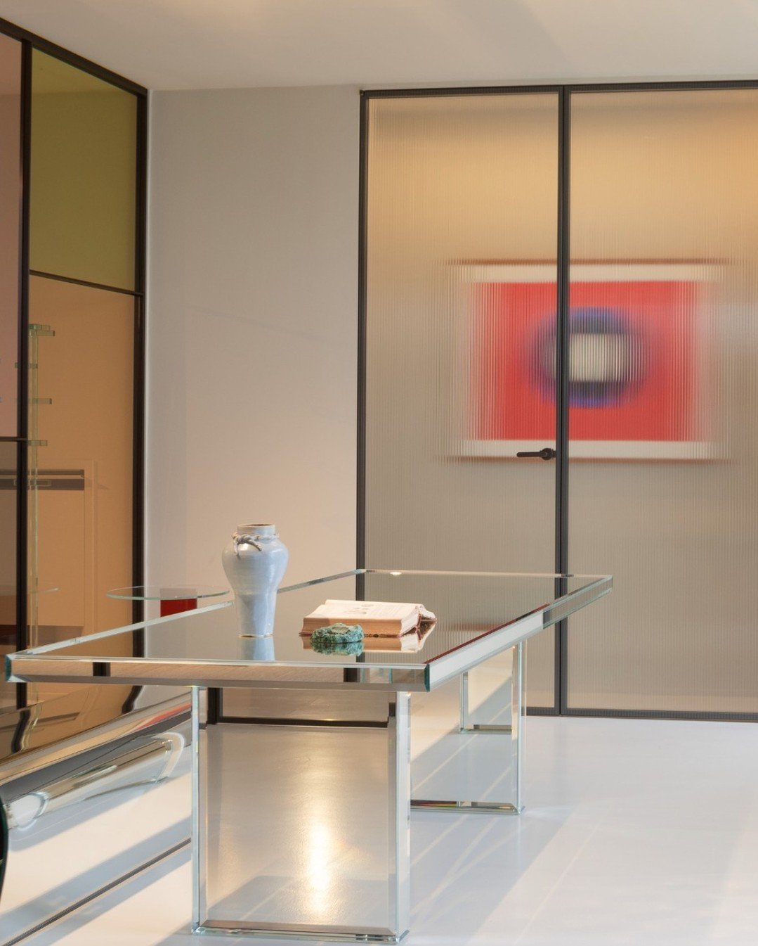 Transform your threshold with the clear, contemporary lines of the Aladdin Double Swing door by @glasitalia, crafted by the visionary Piero Lissoni. A statement in design and functionality, it redefines the division of spaces. 

Naples Fl design, SWF