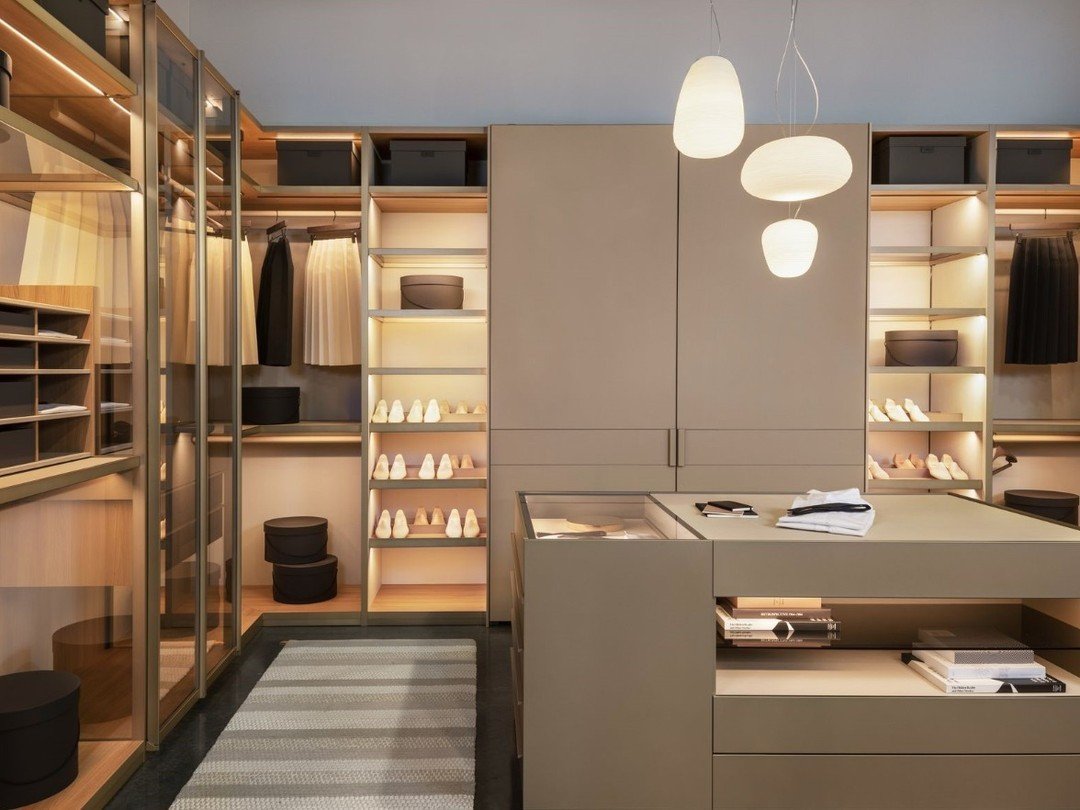 Step inside our showroom and explore the @poliform_official Night Systems Senzafine Walk-in Closet.  Where impeccable design meets organized bliss. A space tailored for those who appreciate the harmony of order and style.

As seen on our showroom flo