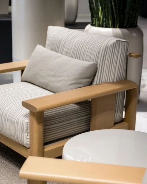 Poliform's Outdoor range elevates exterior settings with tactile elegance and enduring style, drawing on a sensory dialogue between durable materials and contemporary form. From sculptural lounges to refined dining compositions, these outdoor furnish