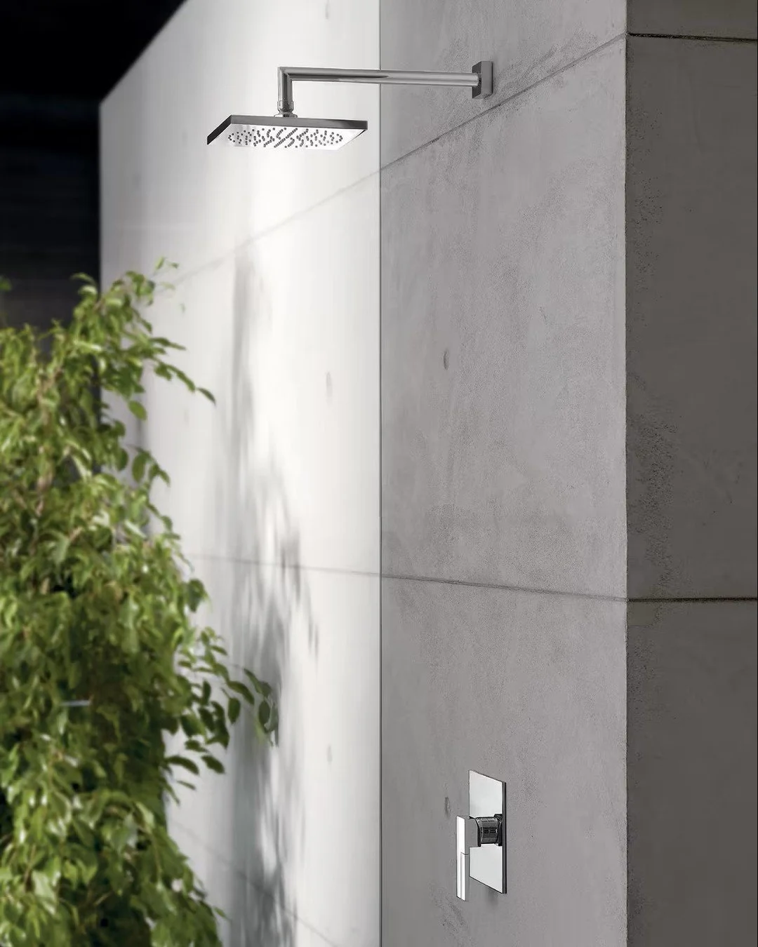 Fixture design through industrial precision. The AR/38 collection by @fantini_official features cylindrical spouts and cross-handle controls evoking precision valve aesthetics. Available in chrome, brushed nickel, matte black, and PVD finishes, AR/38