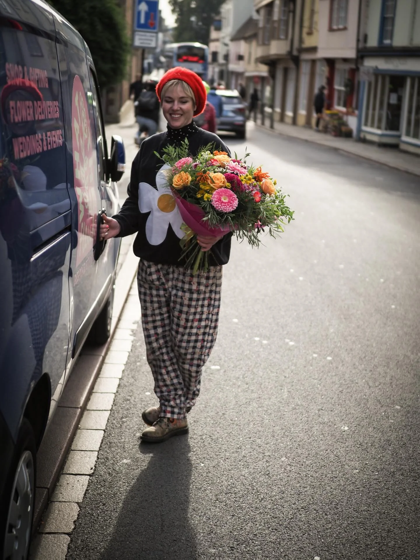 One week until Mammas Day guys! 🌸 Sunday 15th March 💗

If you partake, and want to give the gift of fleurs this Mother&rsquo;s Day, get in touch with your fav florist! 
(That&rsquo;s us right?! 🙋🏼&zwj;♀️😉)

We are out and about delivering flower