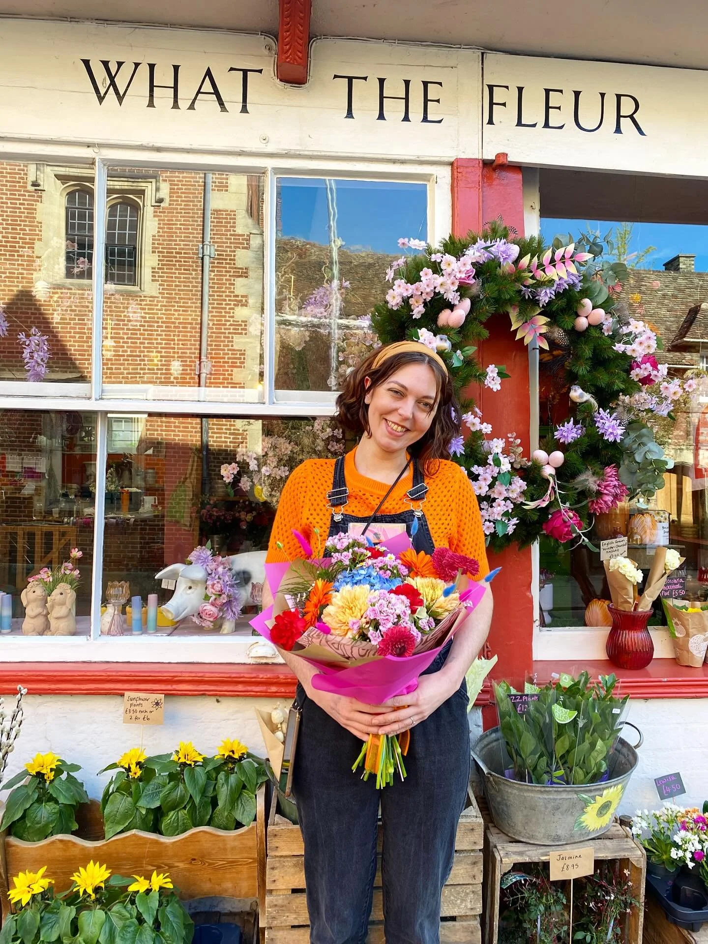 SHOP SATURDAYZ 💘

Saturdays are always my favourite day in the shop. So many happy faces through the door. 🌸🧡🥰

Makes working on the weekend not all that bad. 🫶🏻

Hope you&rsquo;re all enjoying yours! 💁🏼&zwj;♀️🌤️🌷

#whatthefleur #cambridgef