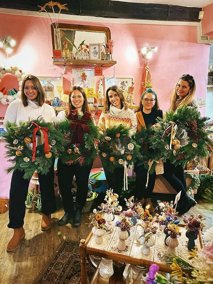 WTF WREATH HUNS - this is your HALF TIME CURTAIN CALL! ✨🎄🔔🎄✨

We are hosting THREE wreath workshops this festive season and they are all now HALF FULL - which also means - only half the spaces left! 😱

So if you fancy joining us for the CUTEST wr