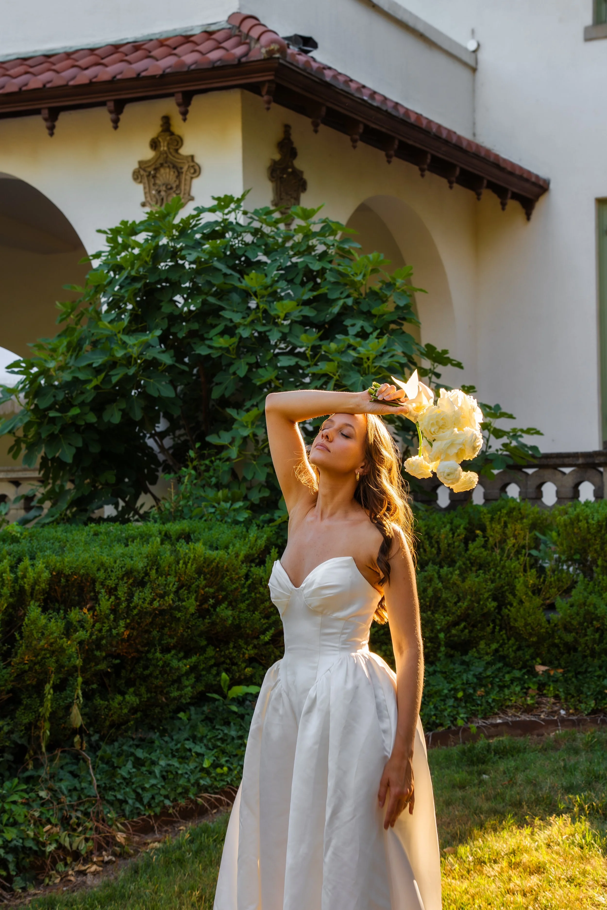 hill-house-durham-nc-wedding-bridal-bouquet-portrait.jpg