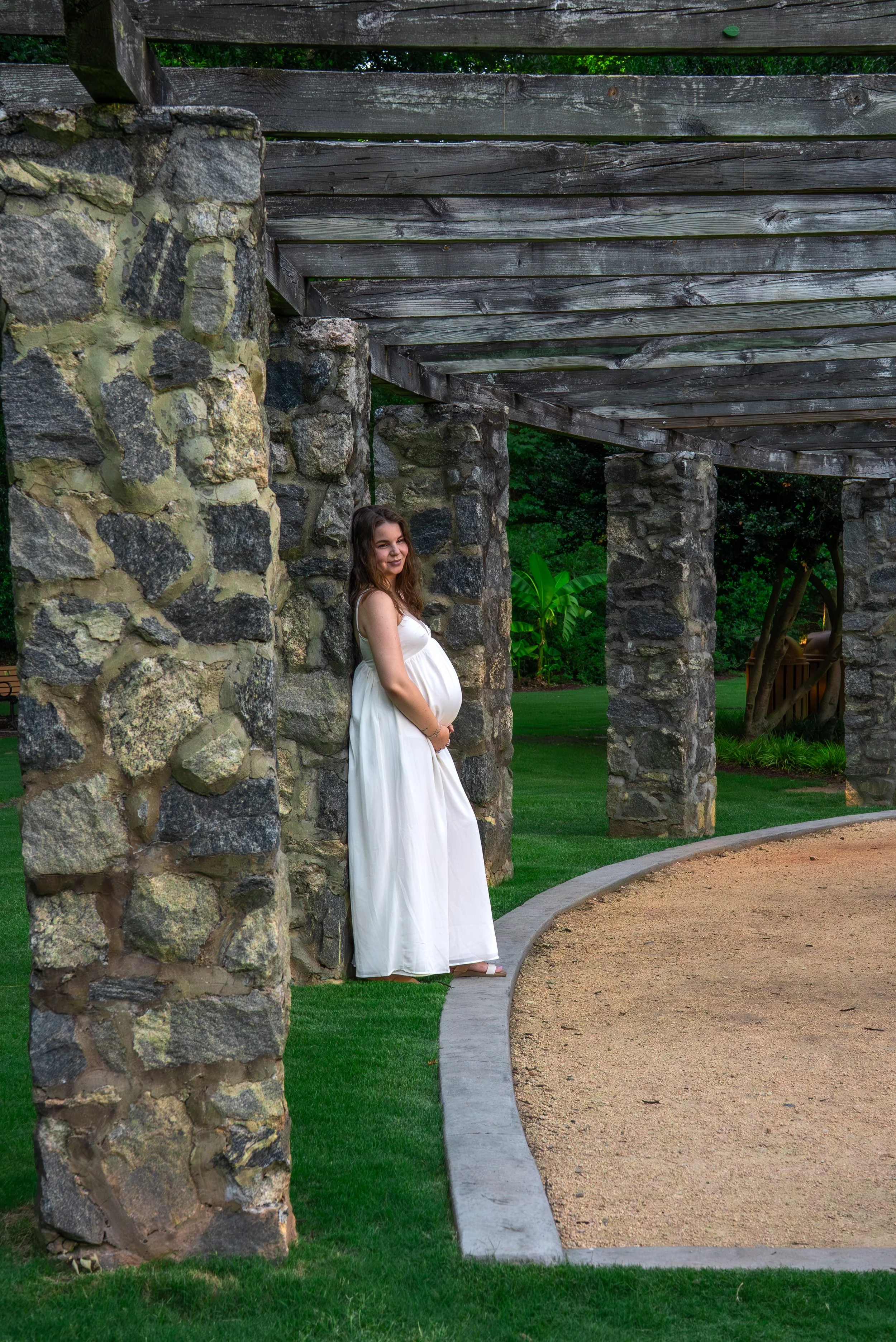 raleigh-rose-garden-raleigh-nc-maternity-session-pergola-walkway.jpg