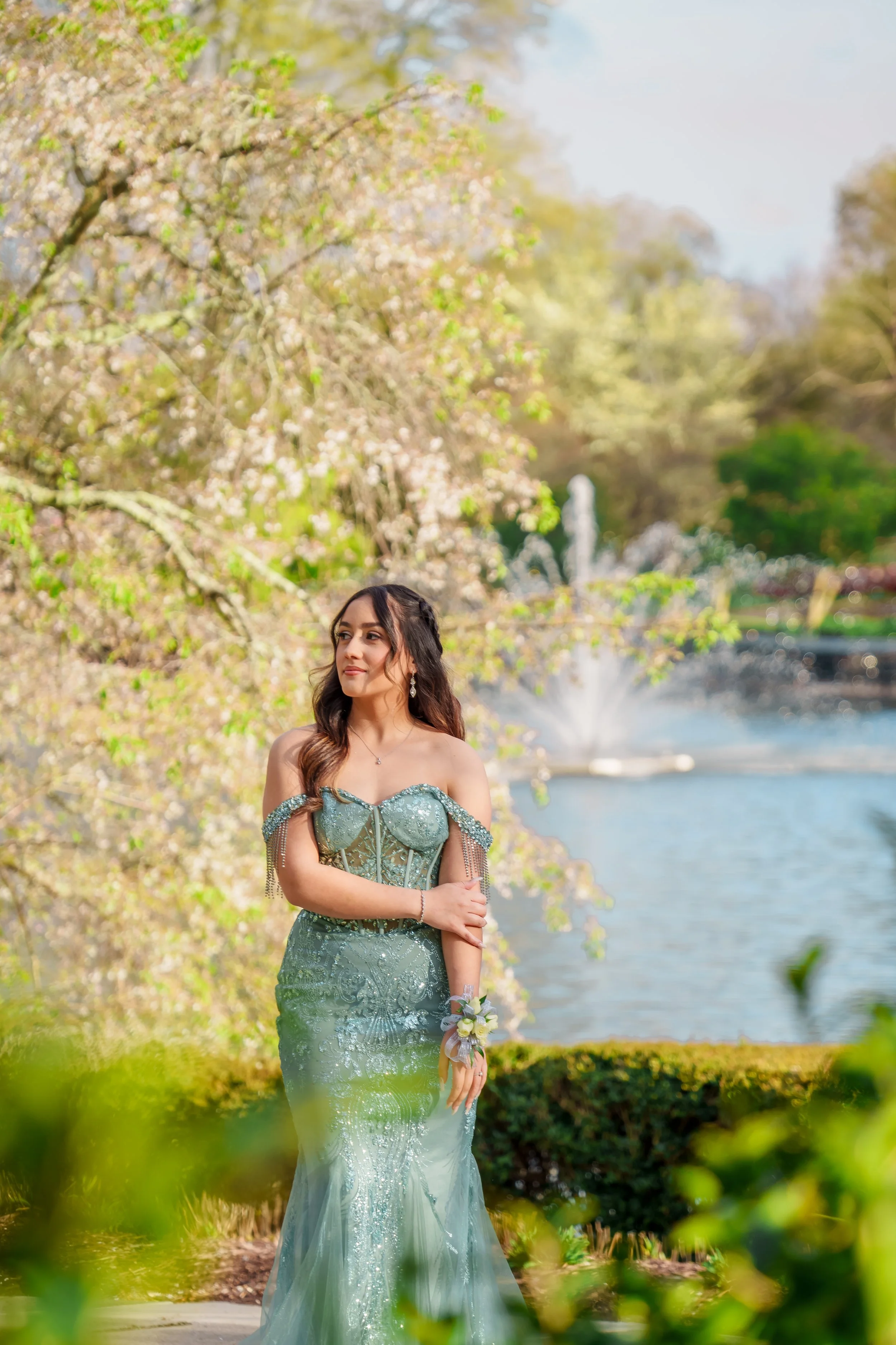 pullen-park-raleigh-nc-prom-photography-water-backdrop-kzk-visuals.jpg
