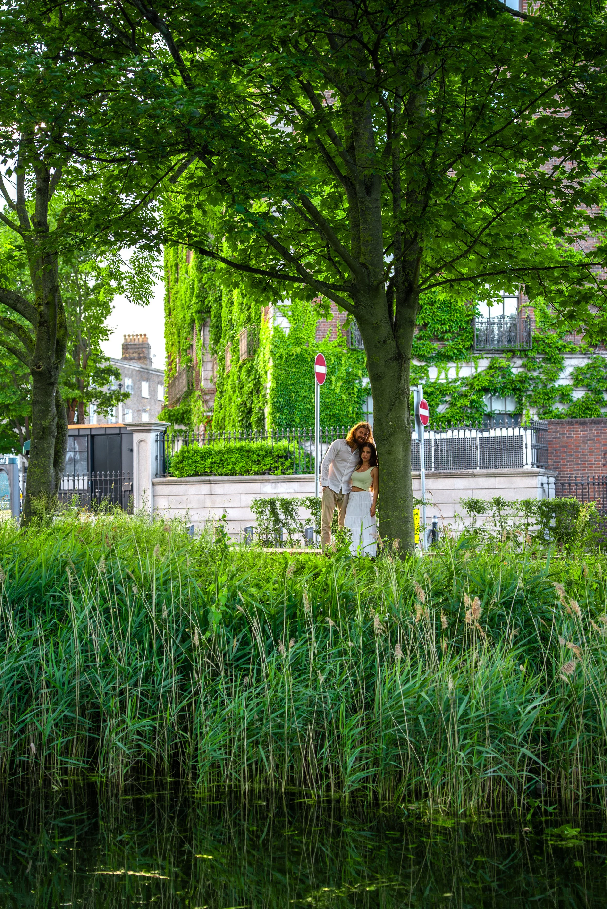 dublin-ireland-couples-photographer-park-walk.jpg