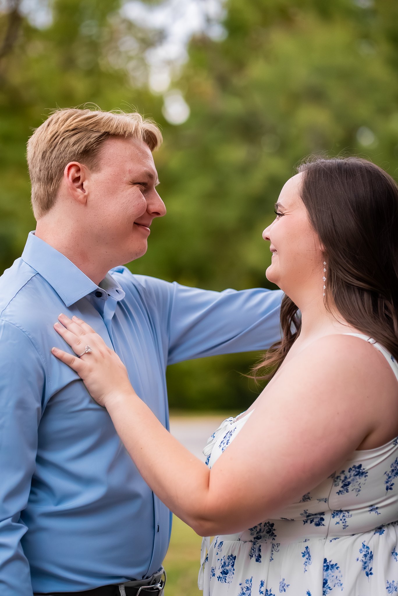 raleigh-nc-engagement-session-hands-on-shoulders-kzk-visuals.jpg