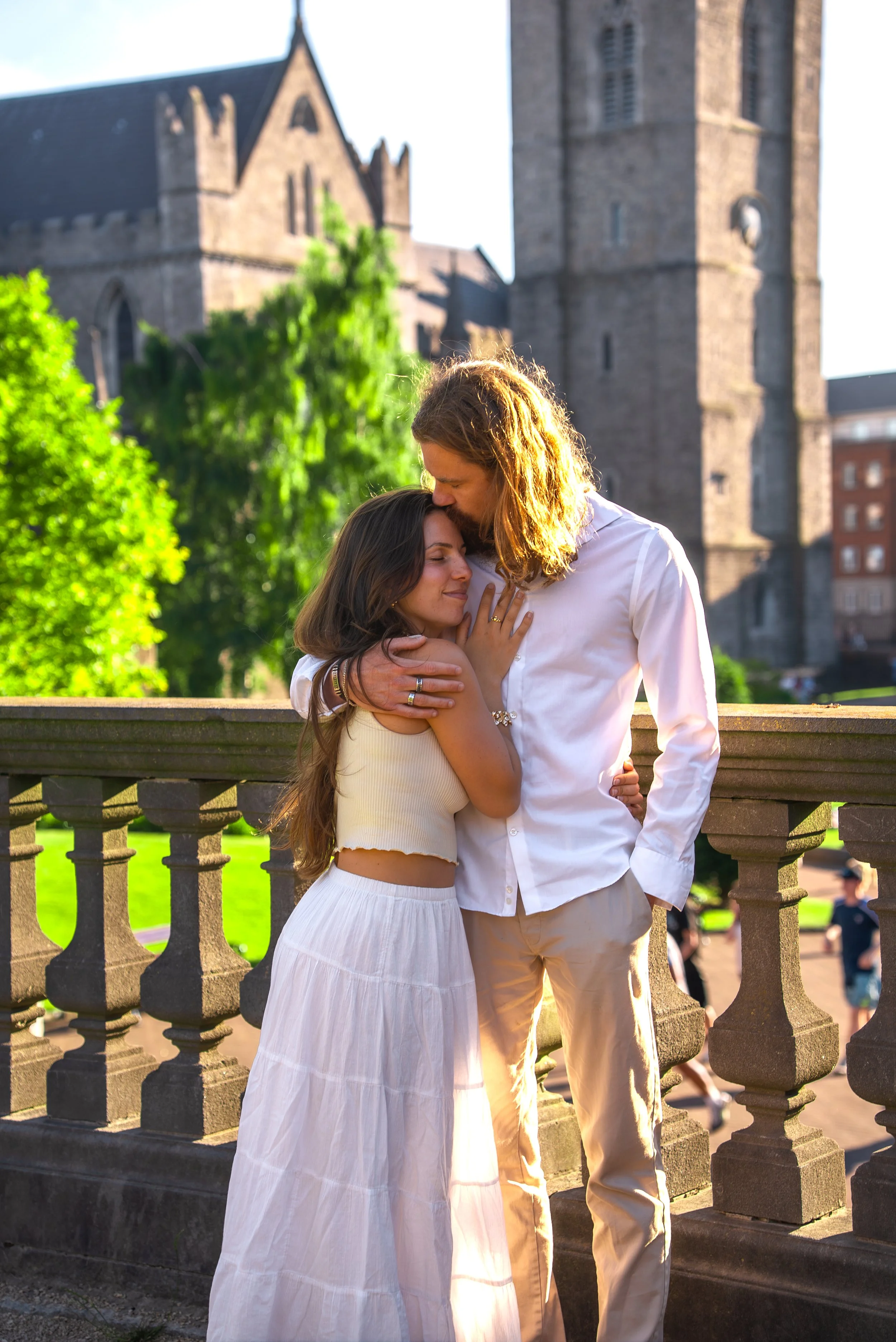 dublin-ireland-couples-photographer-cathedral-golden-hour.jpg