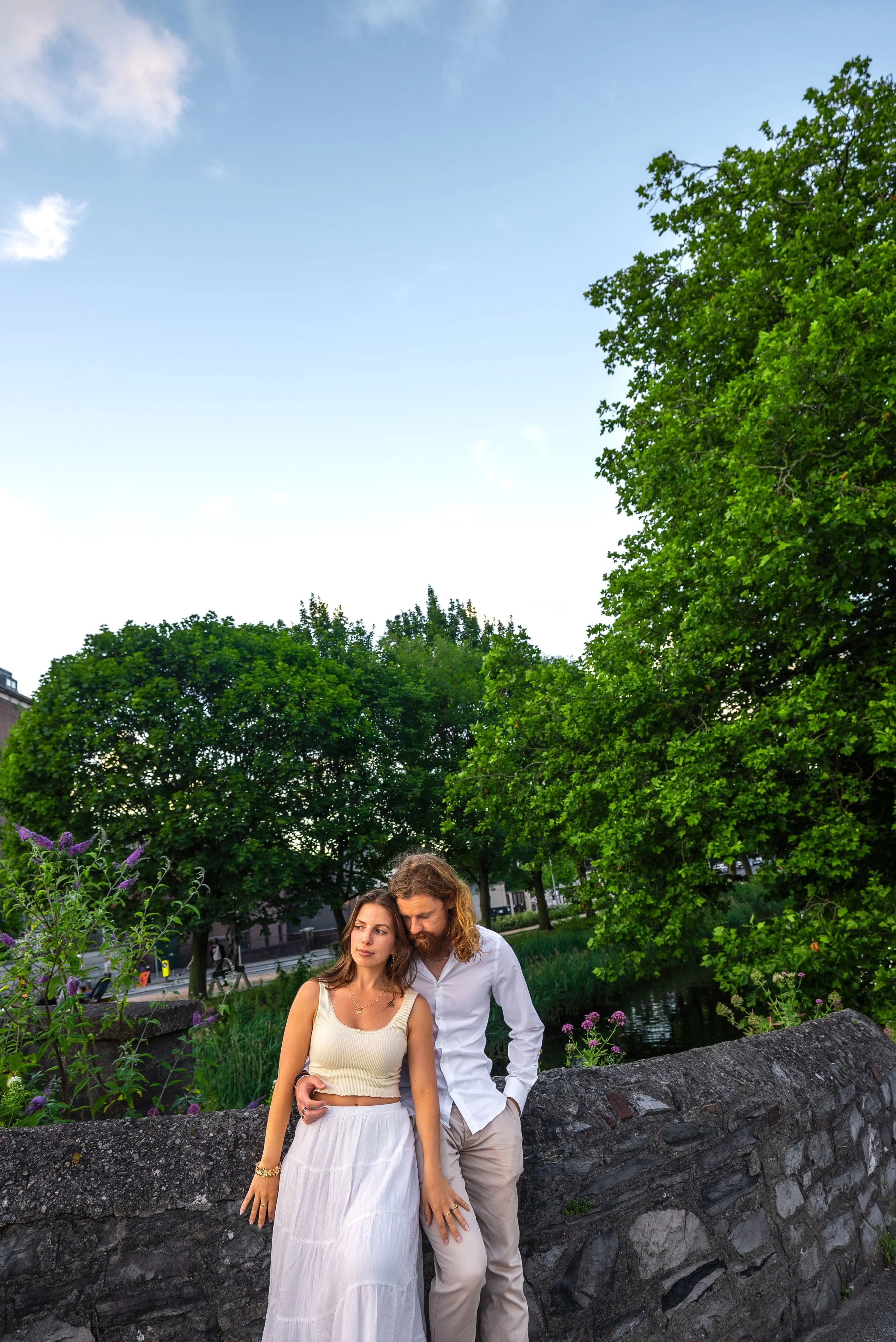 dublin-ireland-couples-photographer-city-garden-portrait.jpg