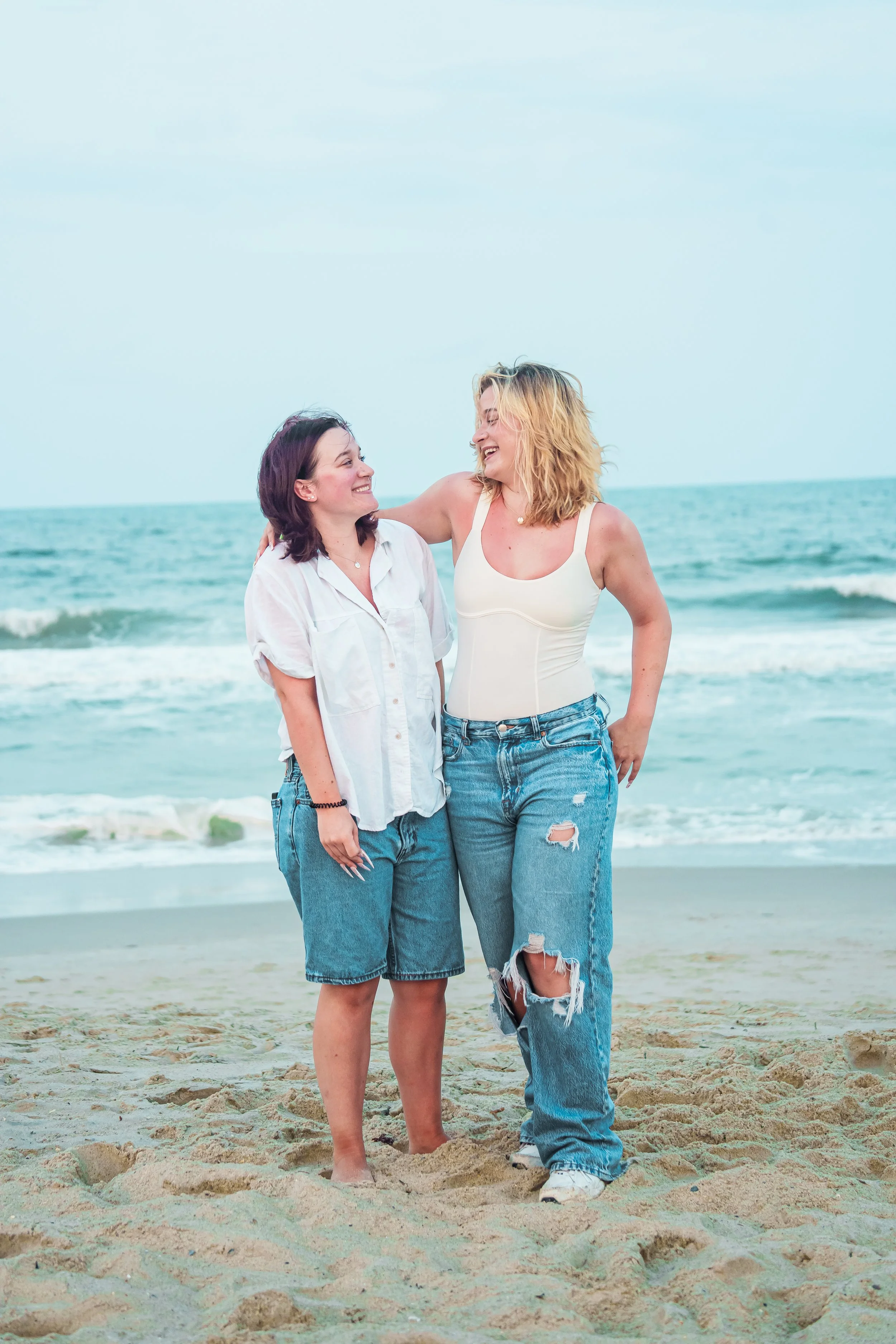 carolina-beach-family-photographer-sisters.jpg