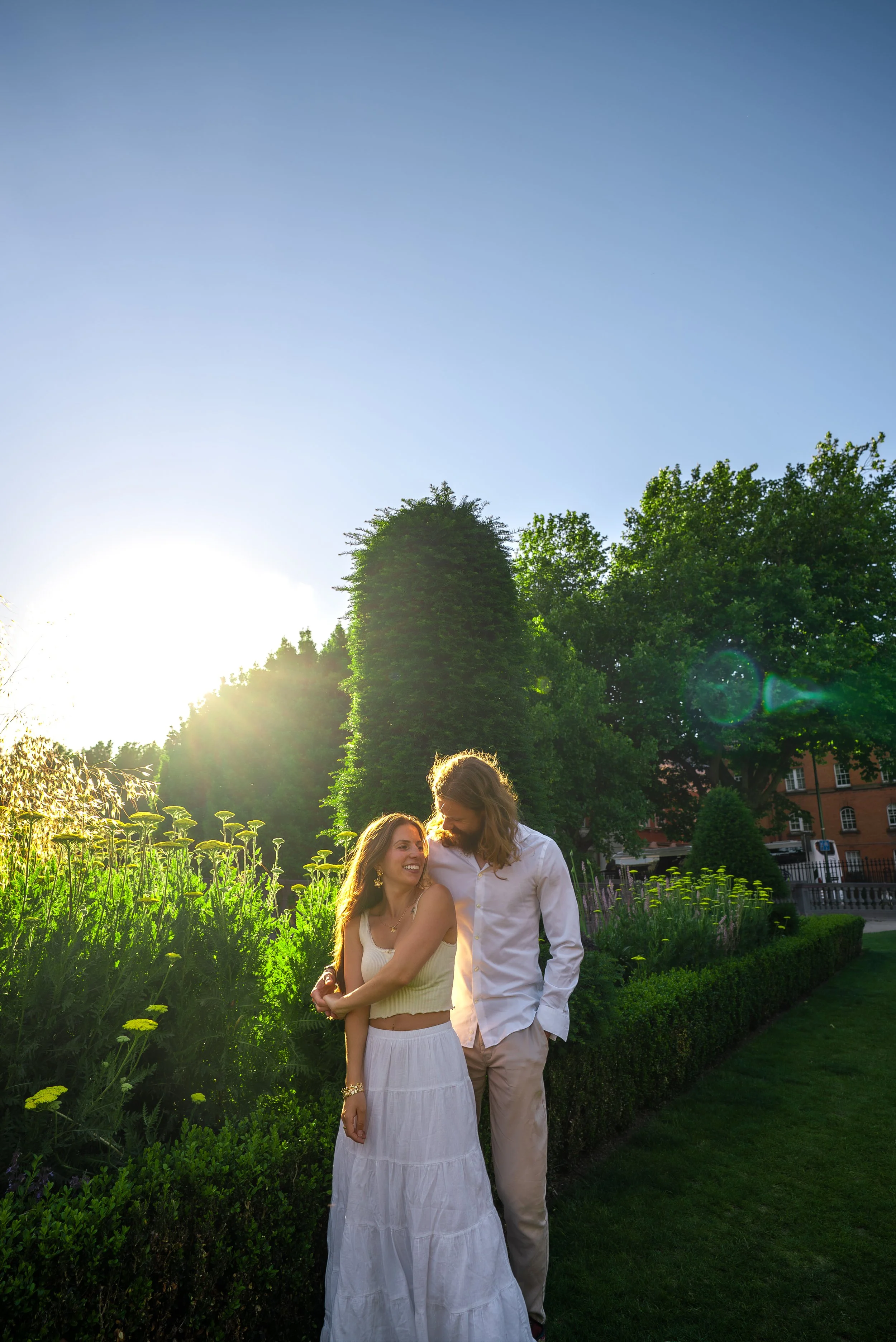 dublin-ireland-couples-photographer-golden-hour-garden-portrait.jpg