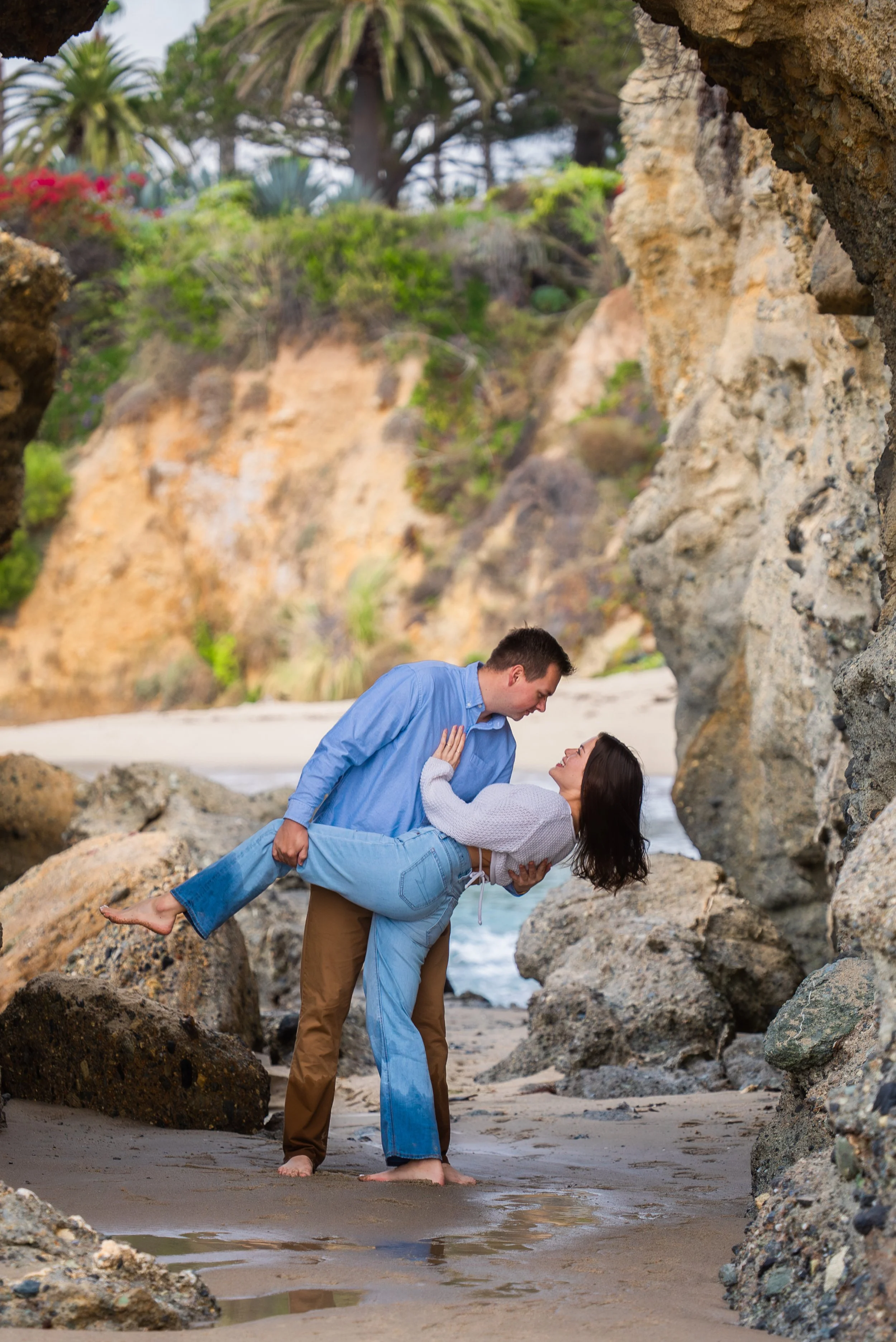 laguna-beach-couples-photographer-romantic-dip.jpg