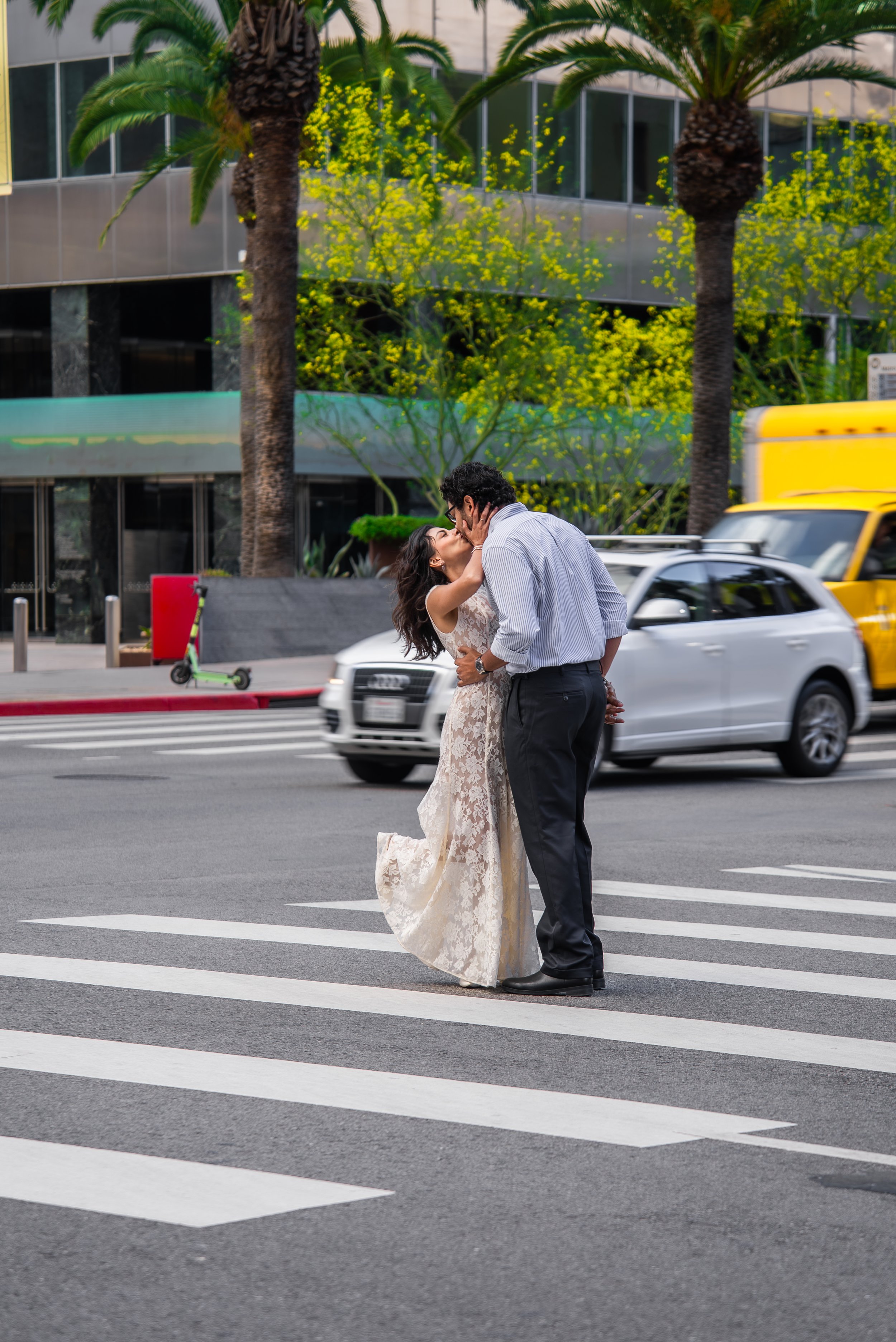 downtown-los-angeles-couples-session-crosswalk-kiss.jpg