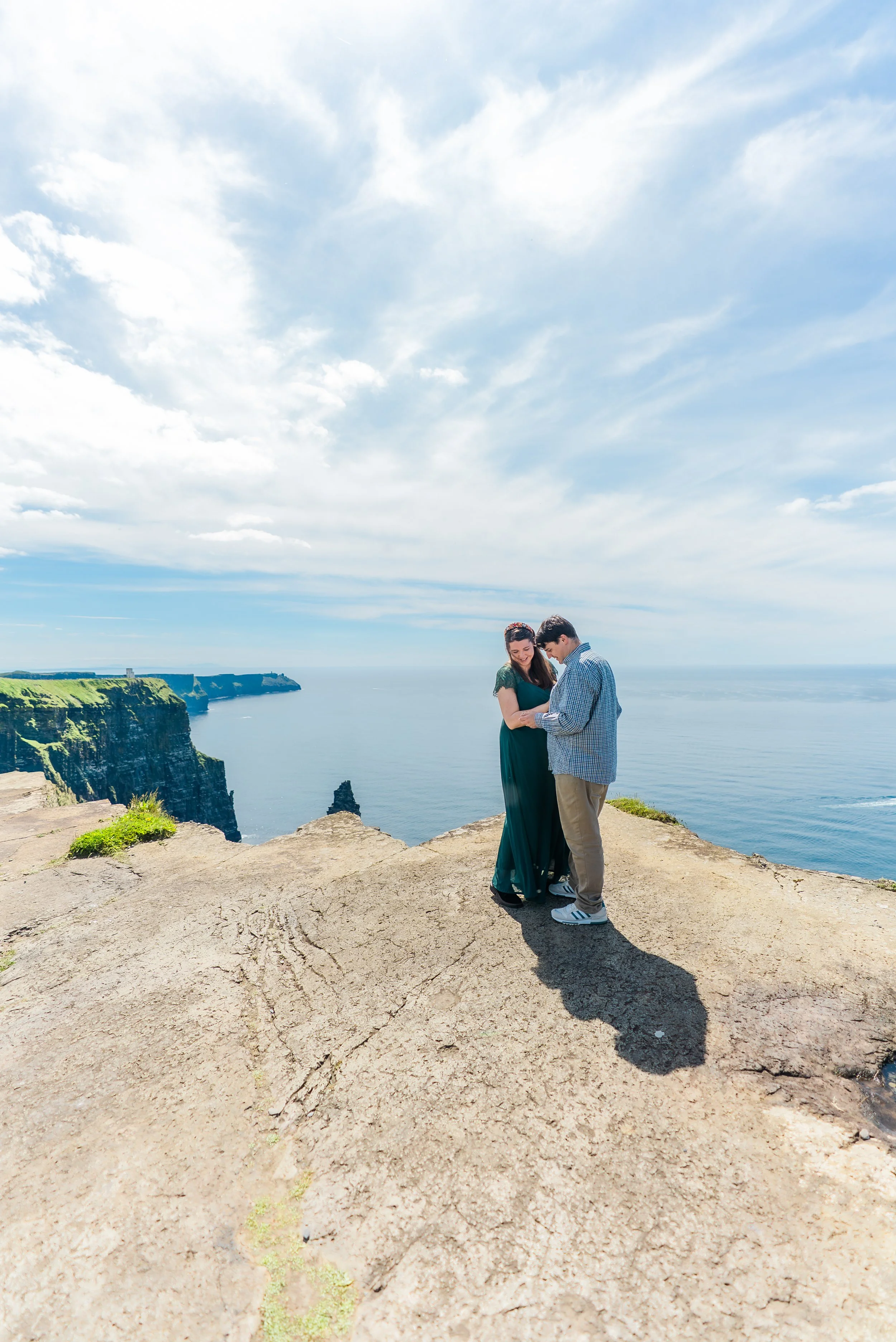 cliffs-of-moher-county-clare-ireland-maternity-session-cliff-edge-wide.jpg