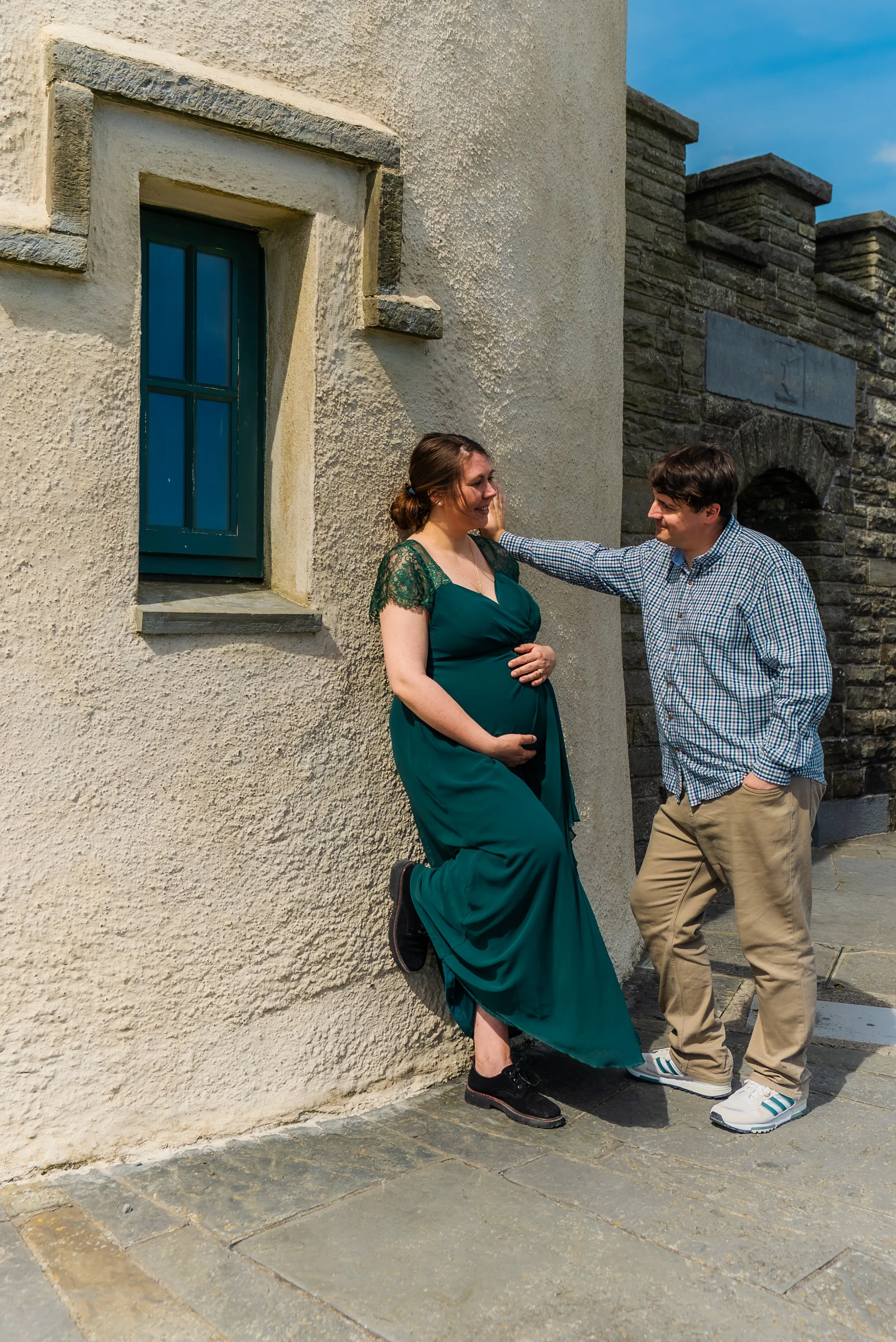cliffs-of-moher-county-clare-ireland-maternity-session-wall-embrace.jpg