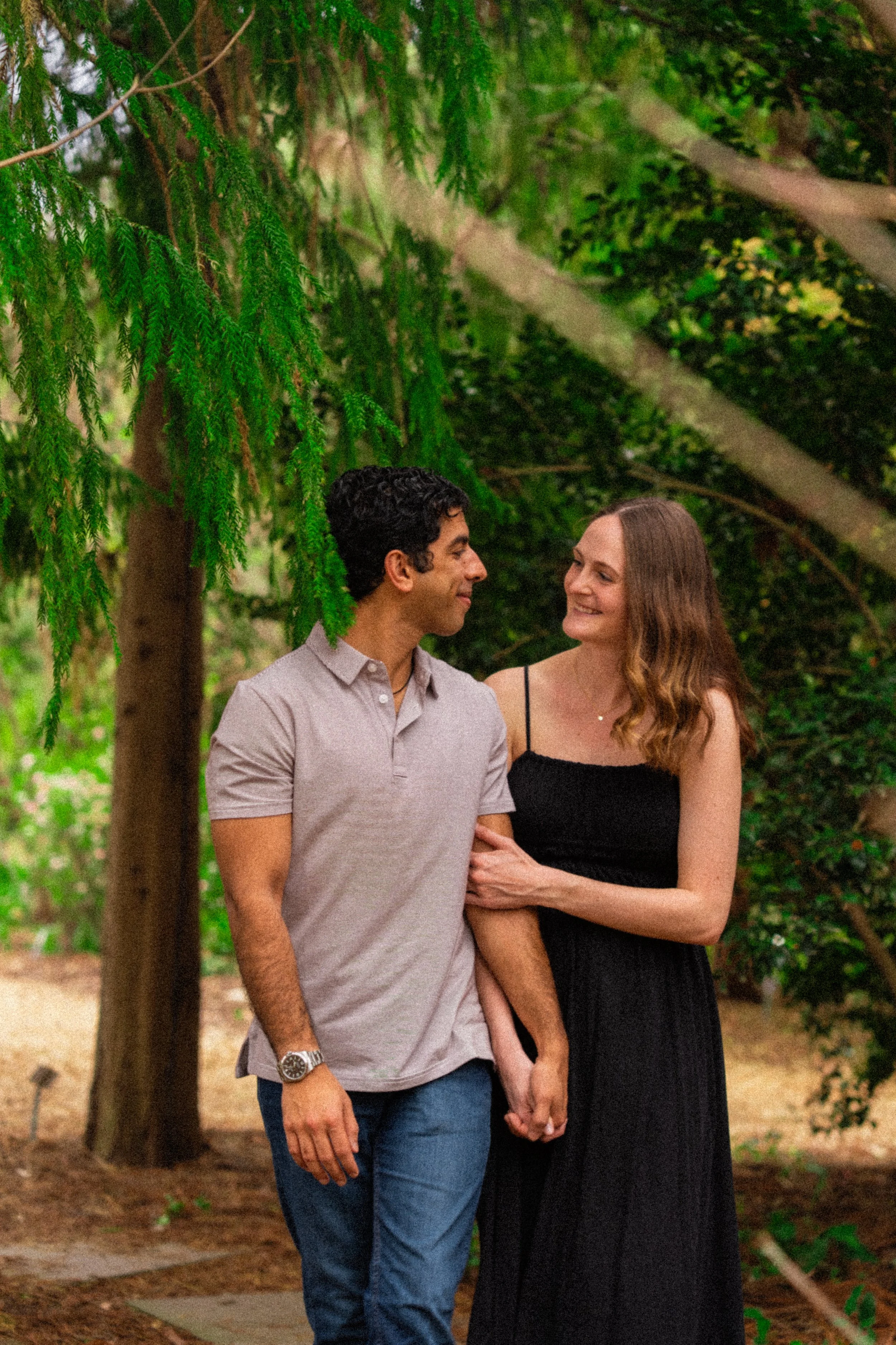 jc-raulston-arboretum-raleigh-nc-maternity-session-garden-walk.jpg