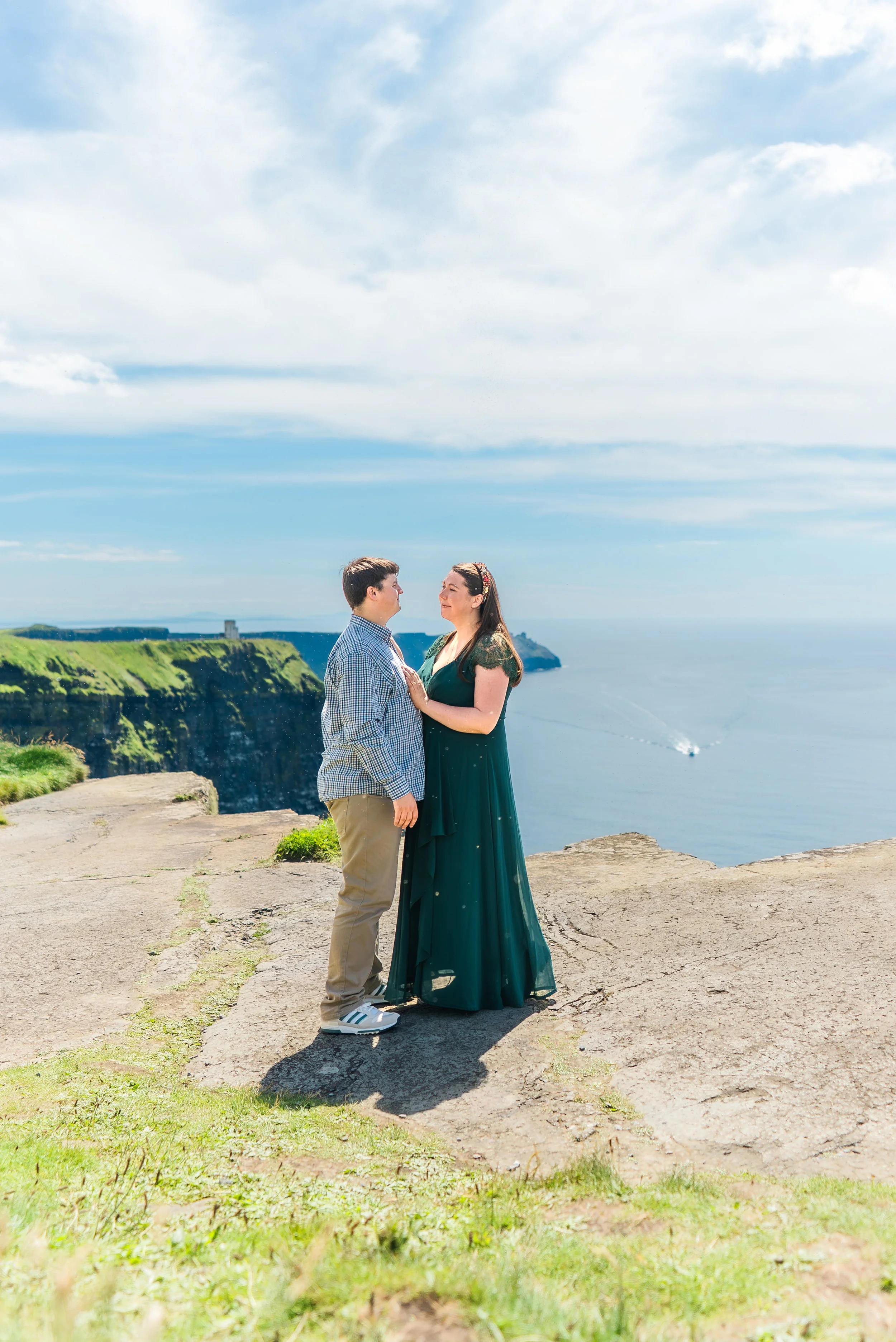cliffs-of-moher-county-clare-ireland-maternity-session-standing-overlook.jpg