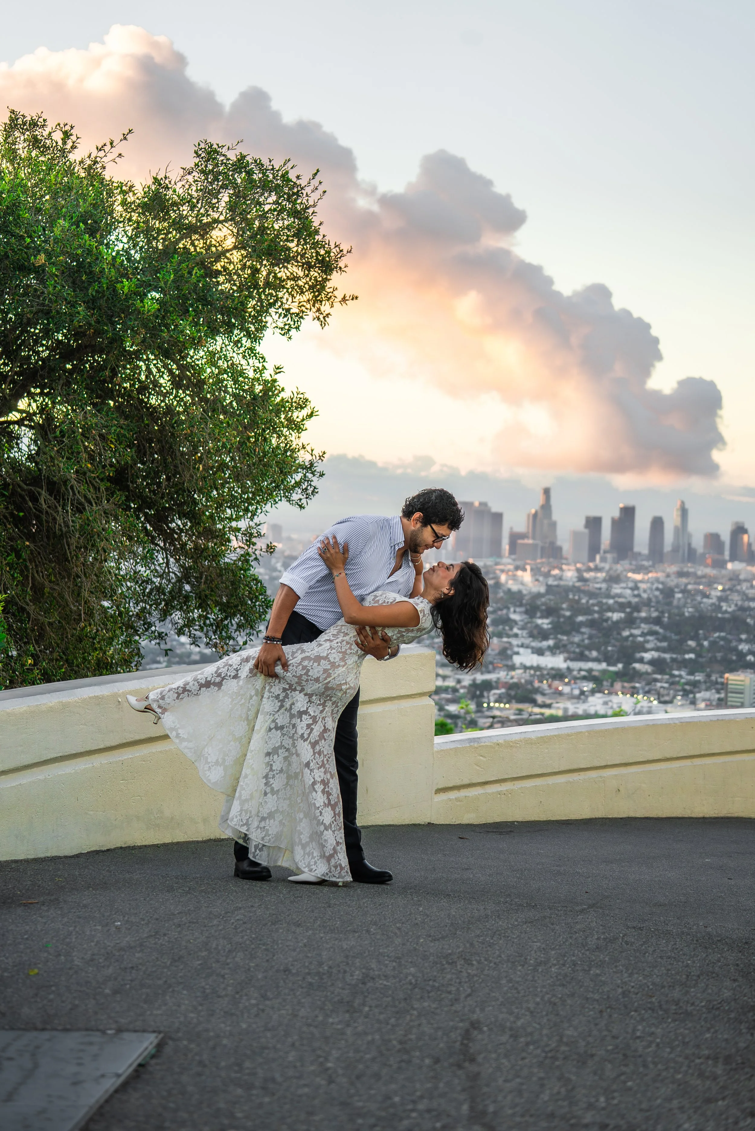 griffith-observatory-los-angeles-couples-session-dip-overlook.jpg
