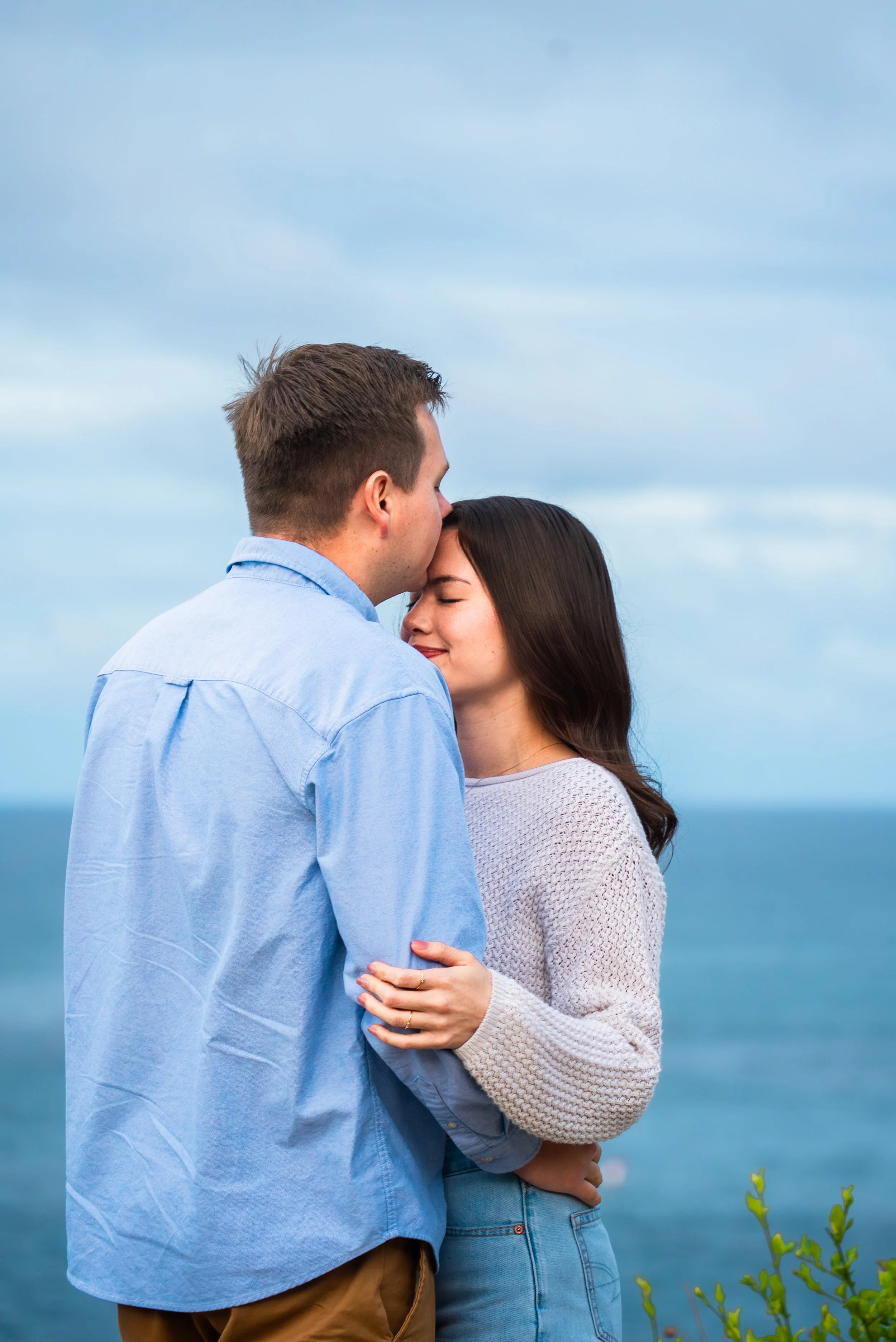 laguna-beach-couples-photographer-ocean-view-portrait.jpg