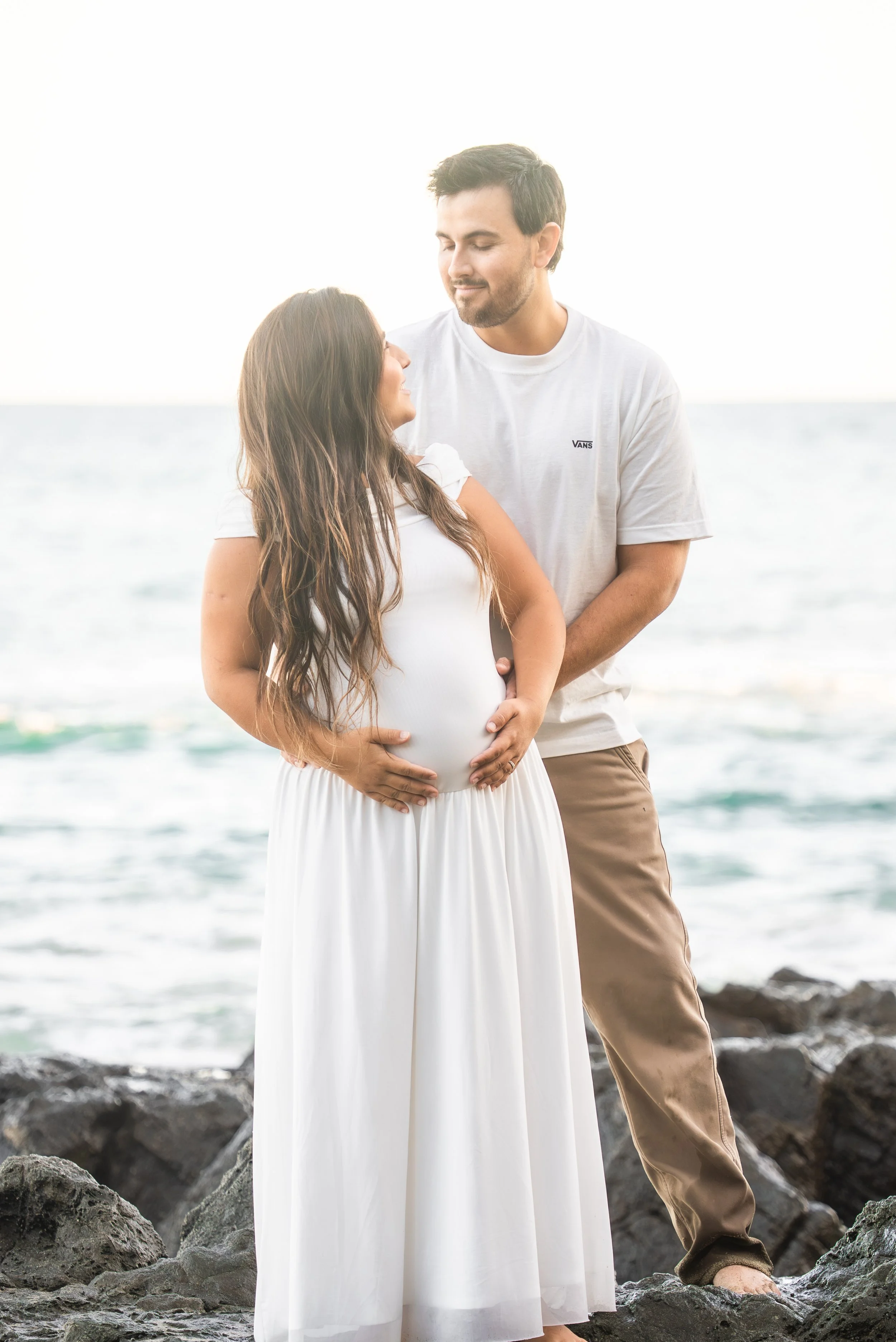 crescent-bay-beach-laguna-beach-ca-maternity-session-standing-portrait.jpg